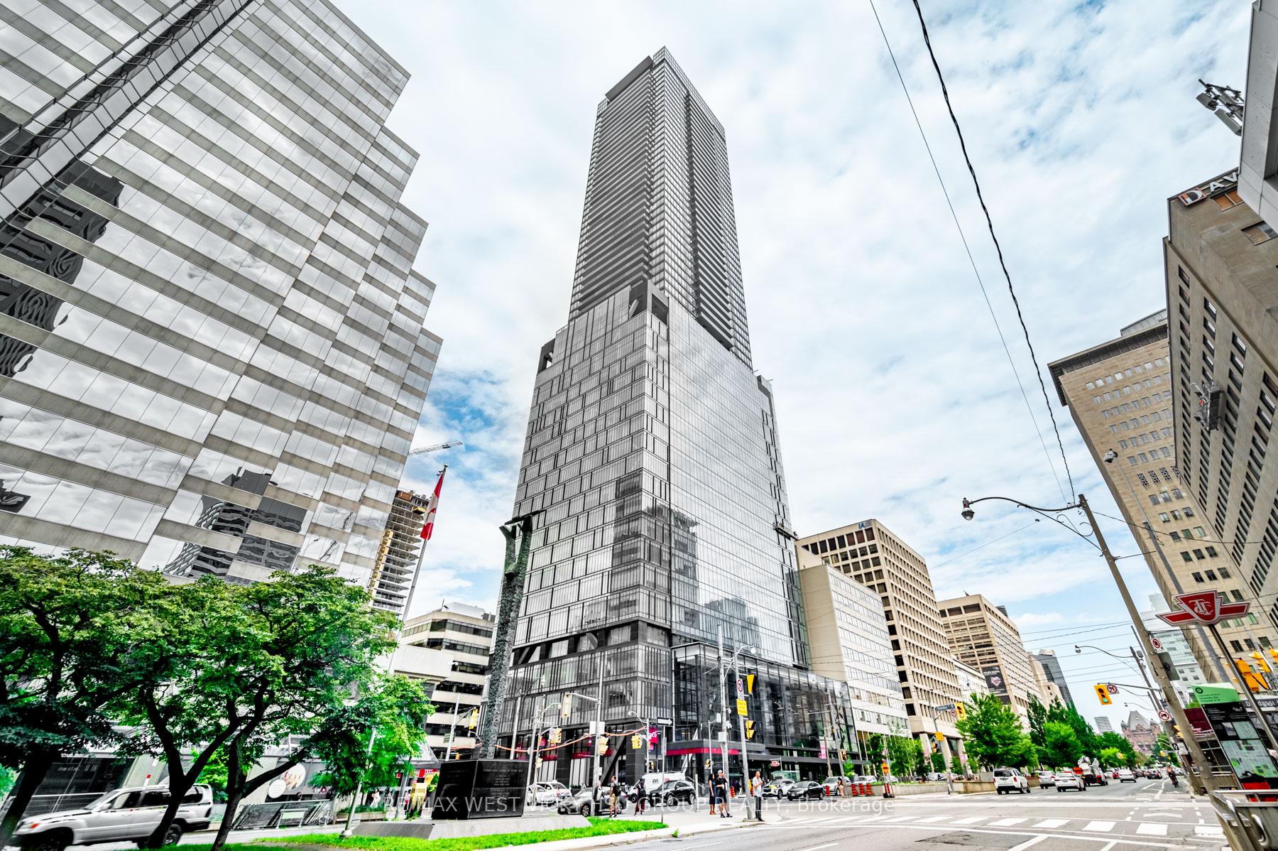 488 University Avenue  #5302