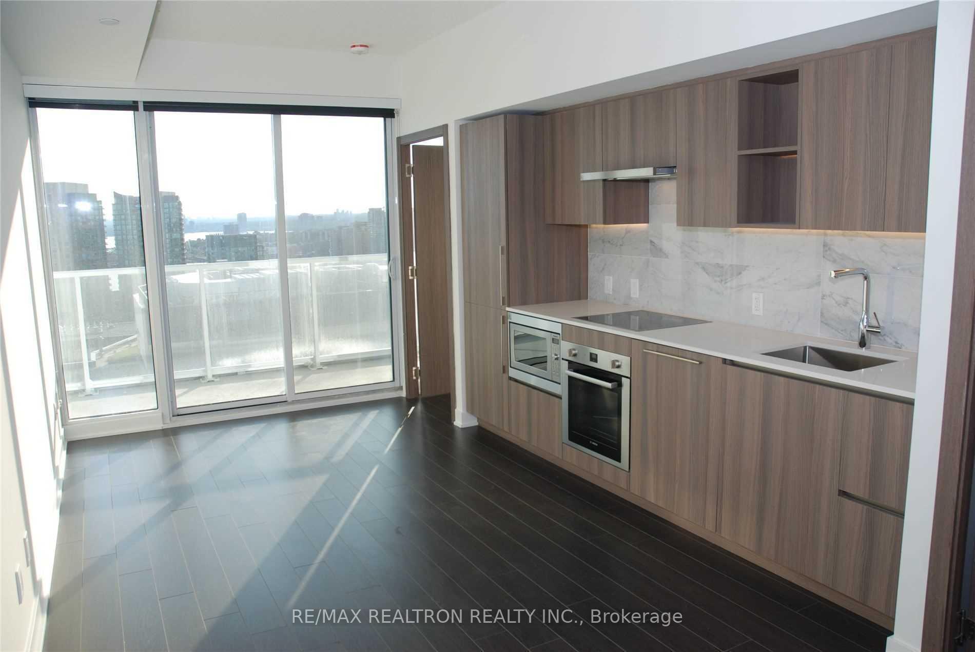 19 Bathurst Street  #3902