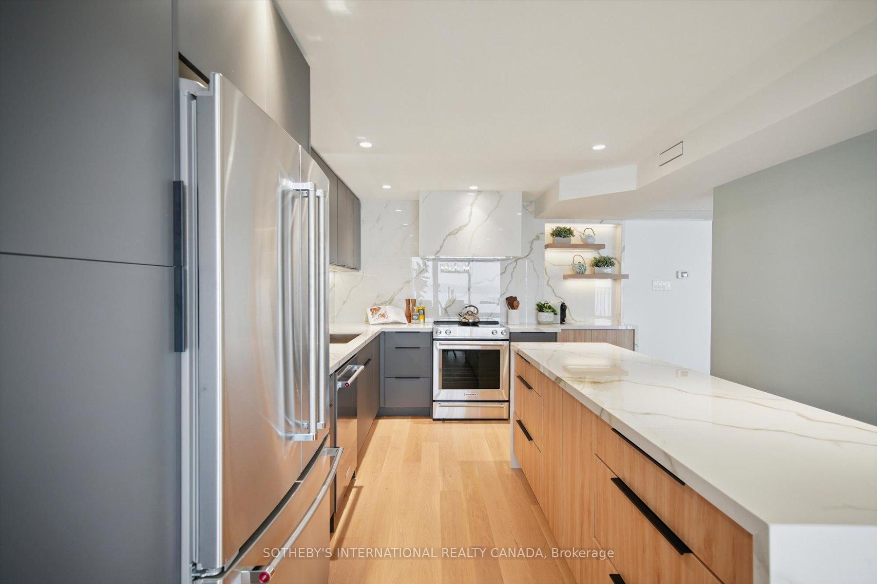 65 Harbour Square  #1110