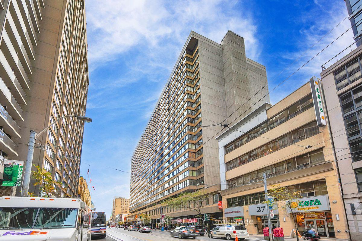 45 Carlton Street  #607