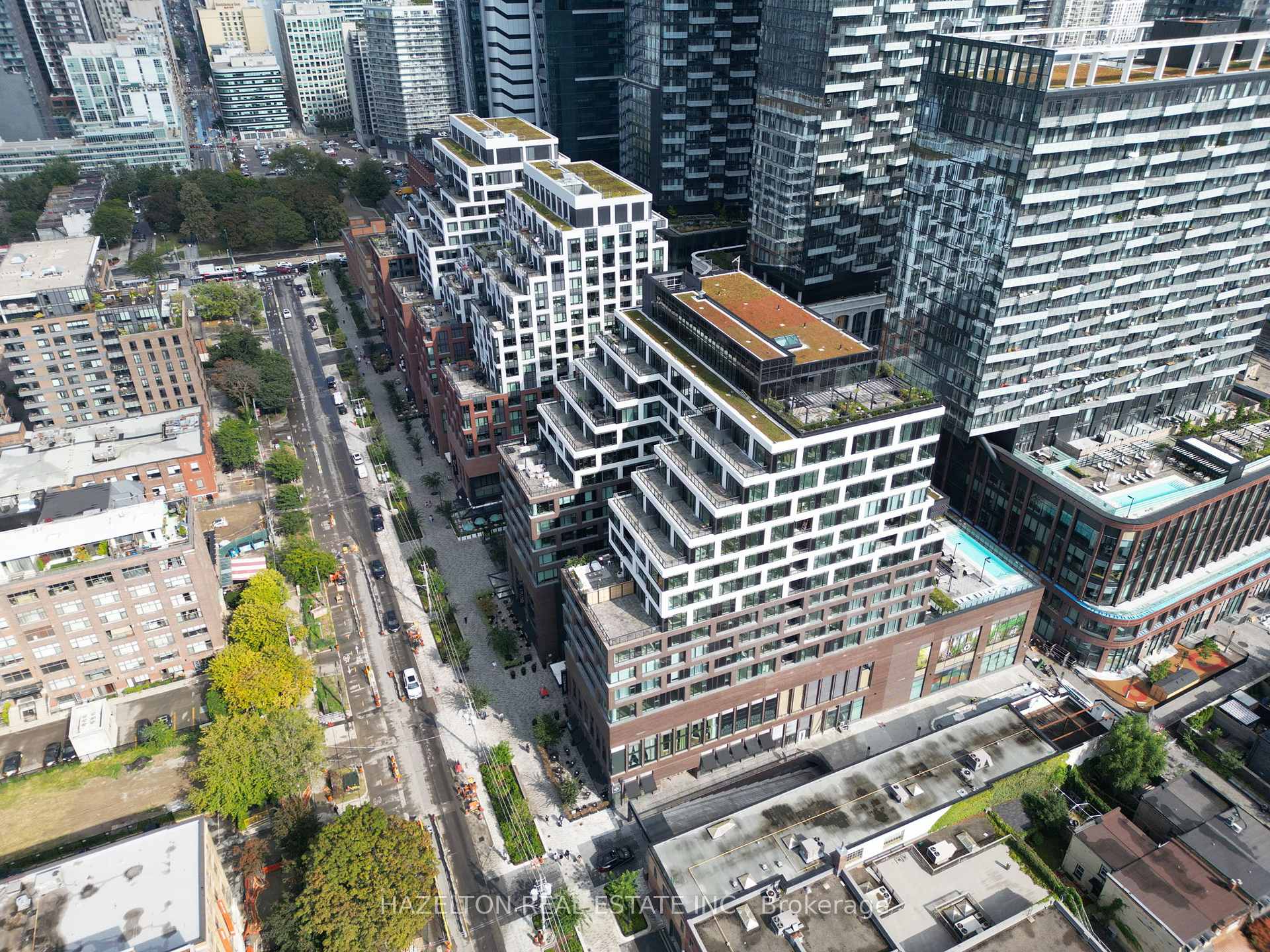 455 Wellington Street W #301