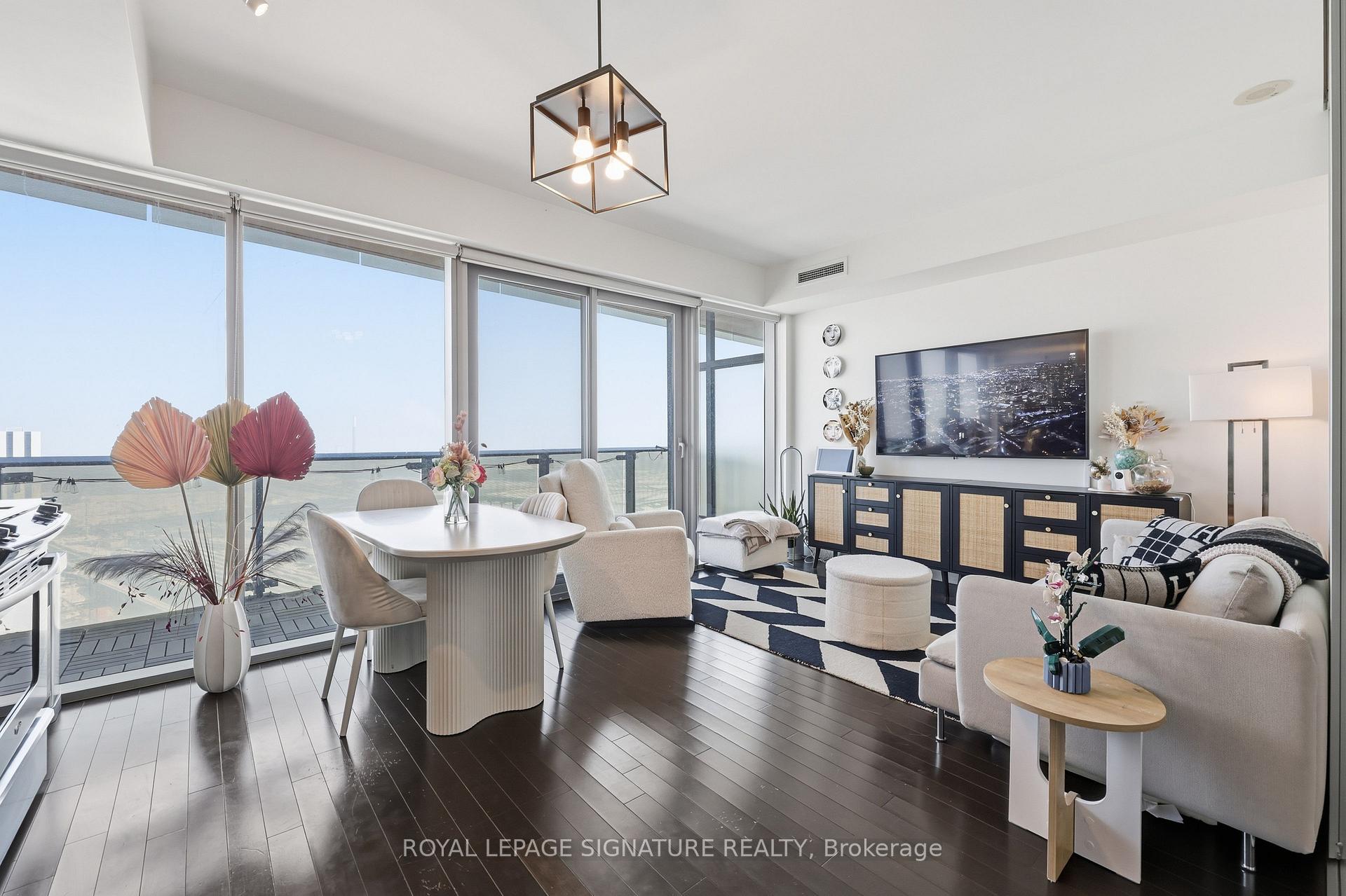 390 Cherry Street  #2805