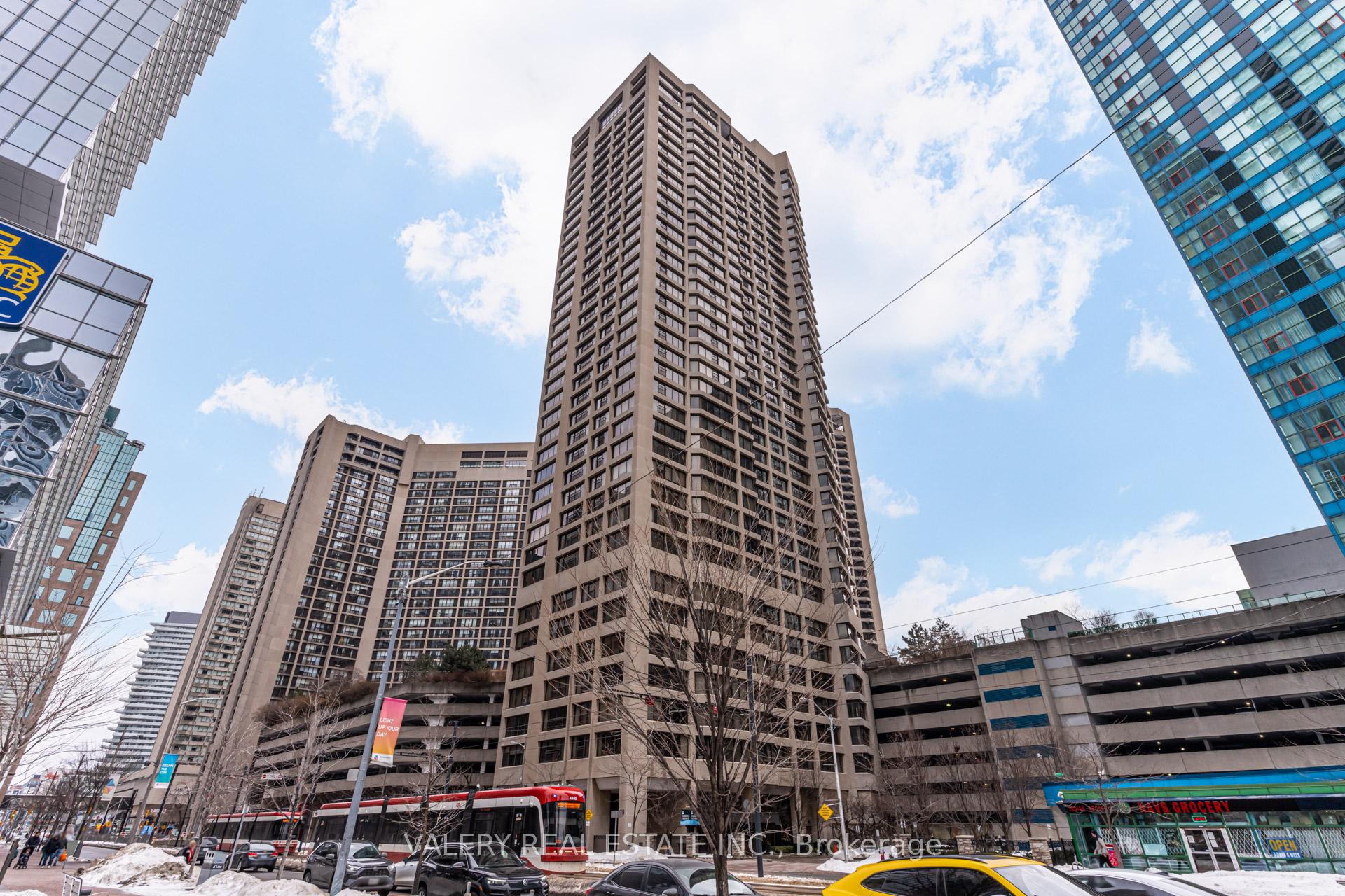 55 Harbour Square  #1913