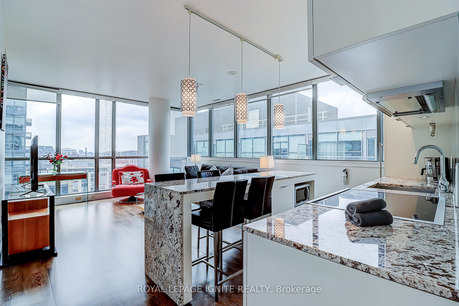 8 Charlotte Street  #1502