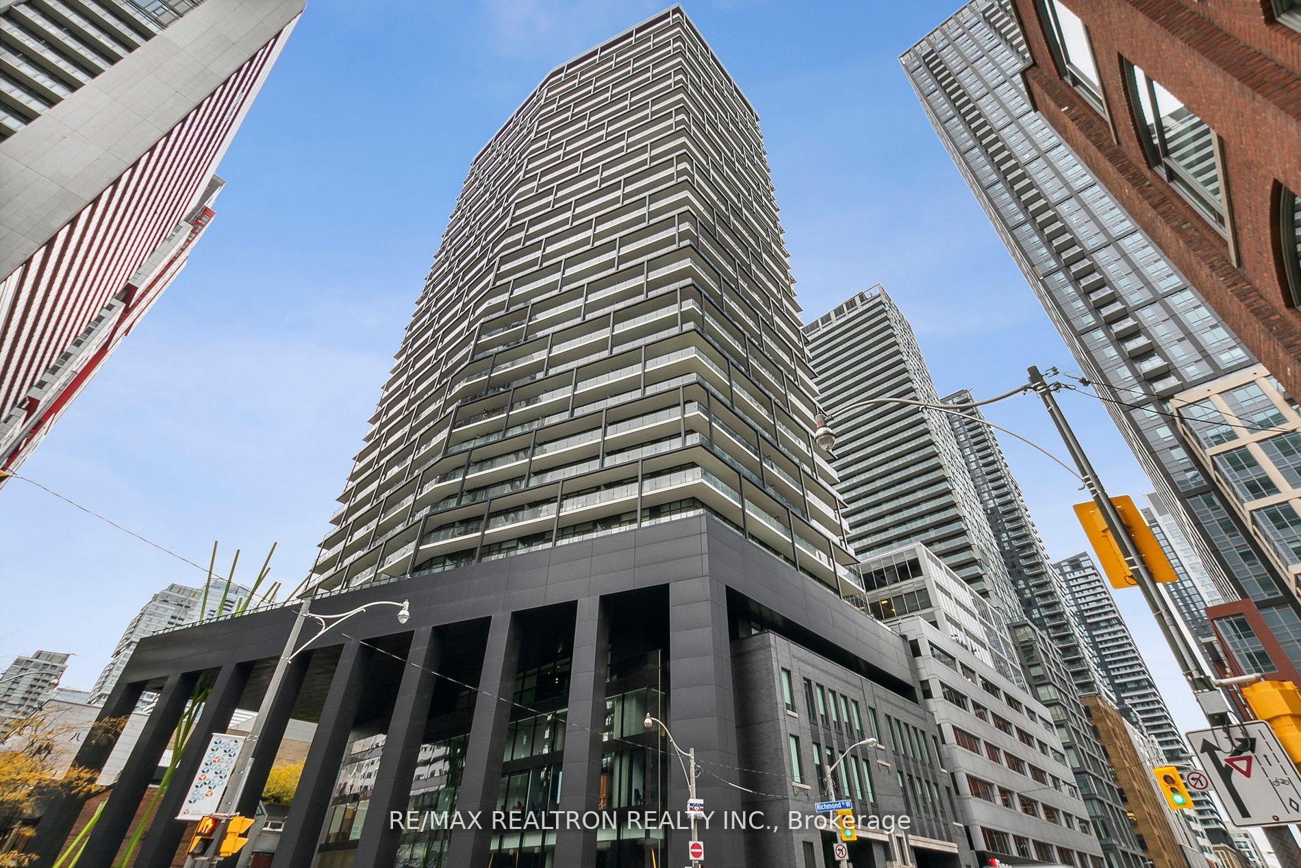 125 Peter Street  #2708