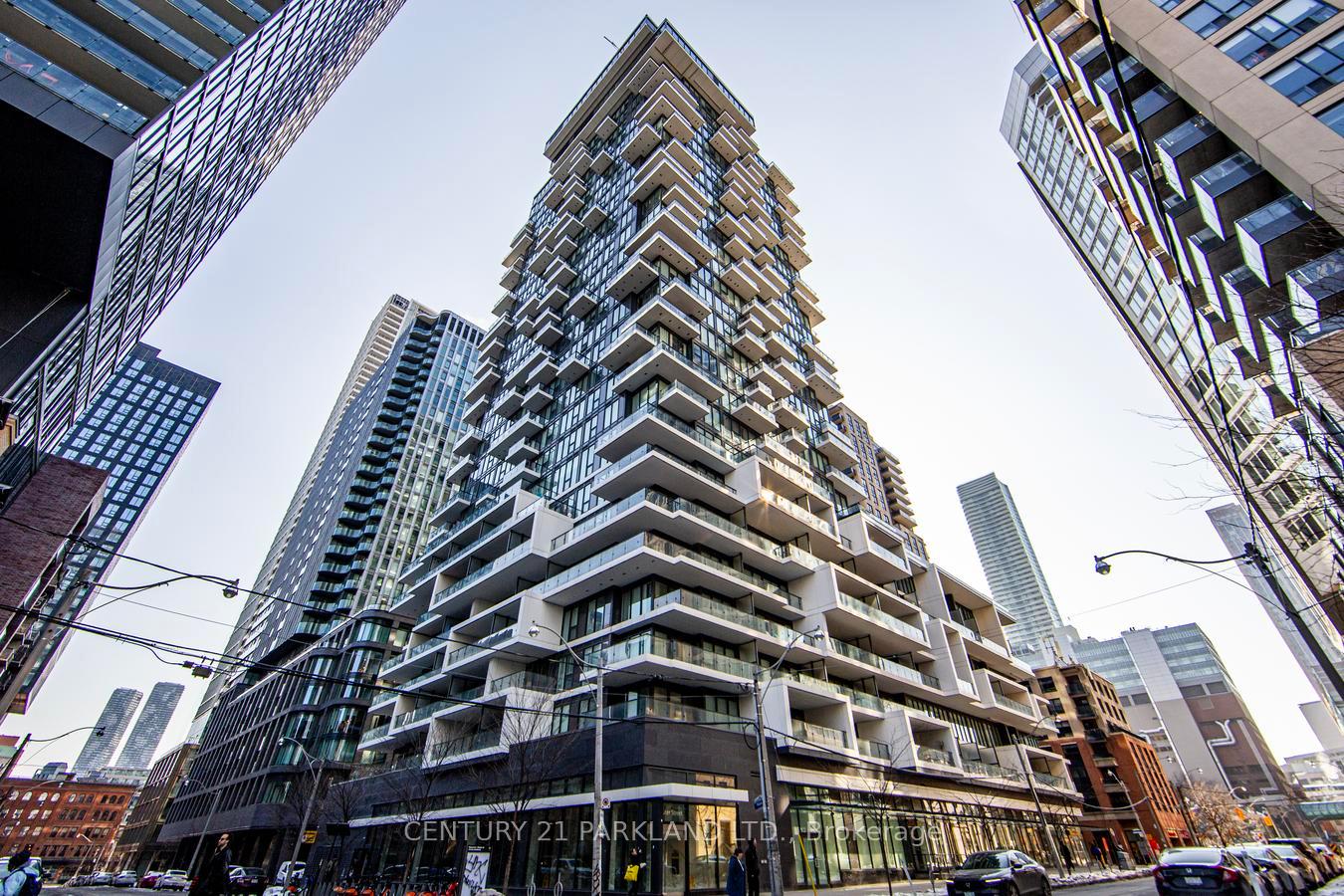 77 Shuter Street  #527