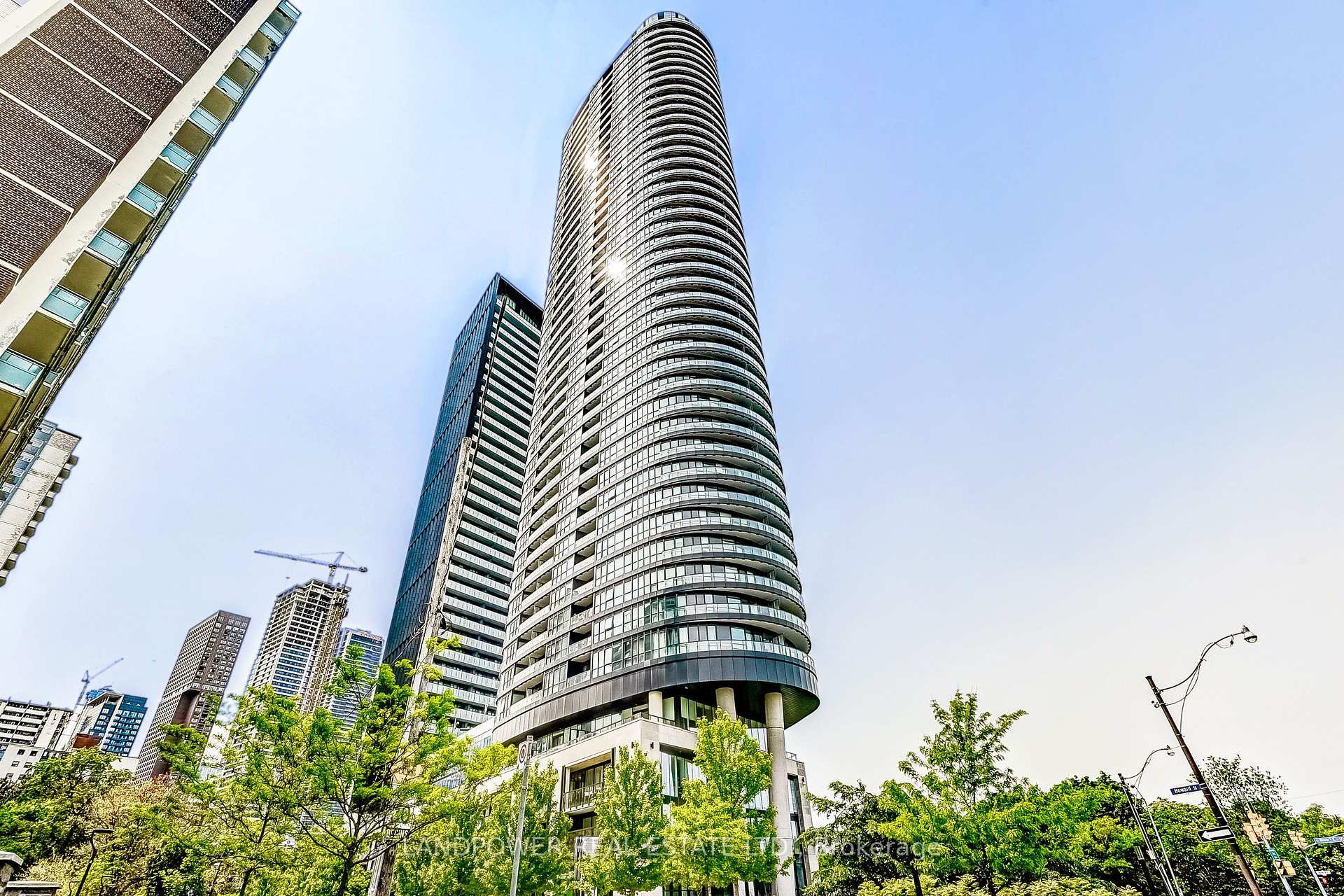 585 Bloor Street E #415