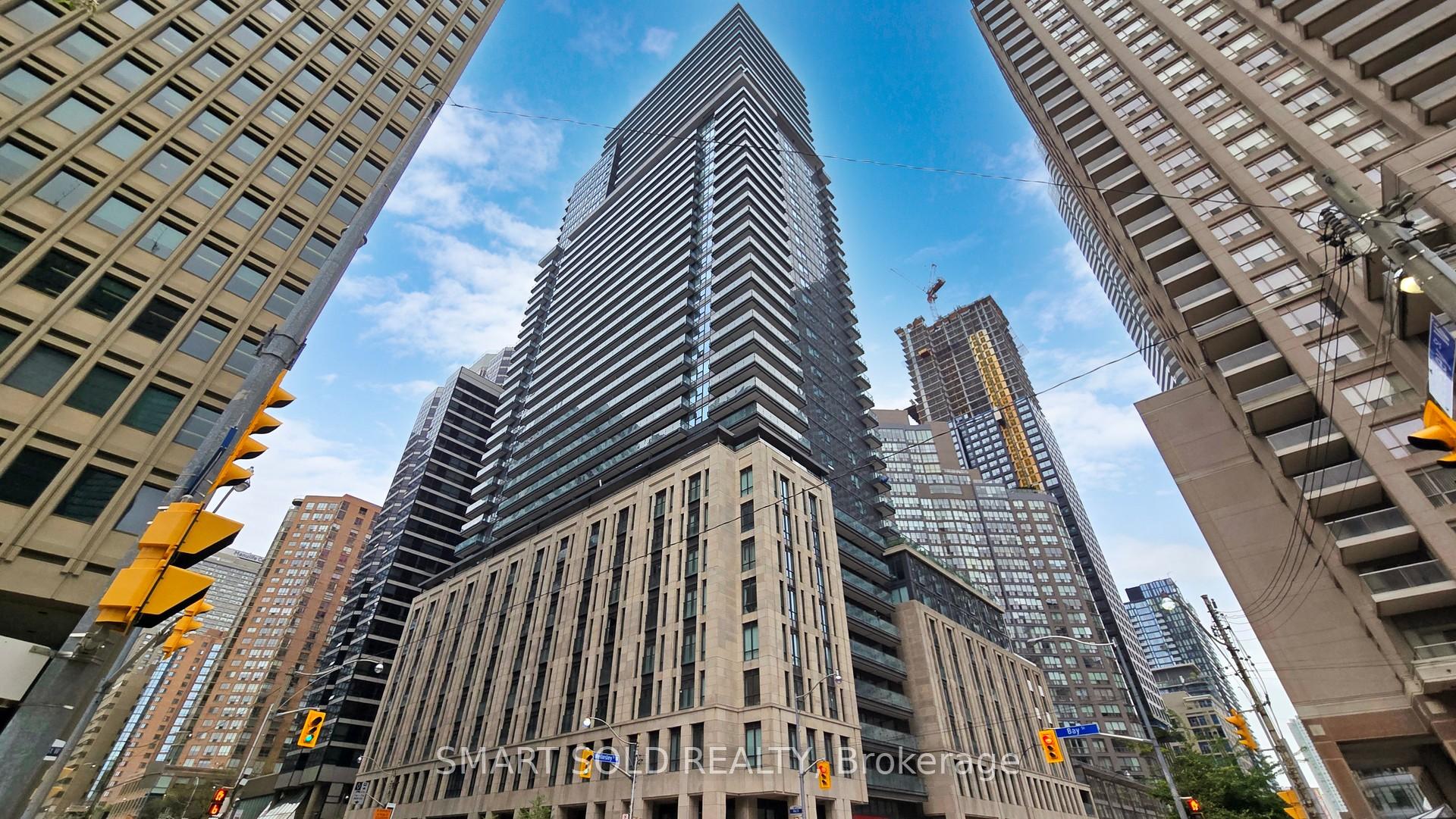 955 Bay Street  #819