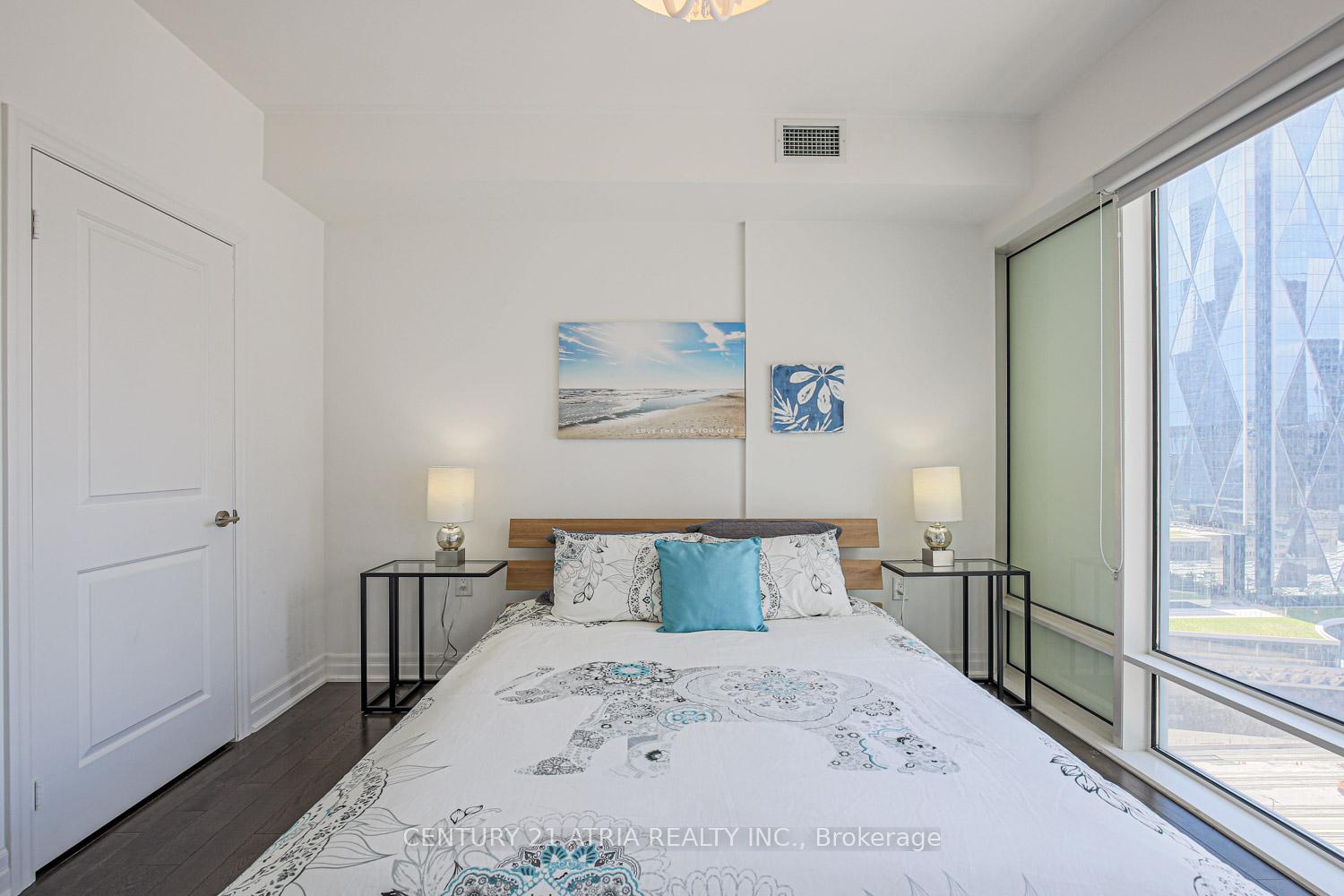 8 The Esplanade Avenue  #2002