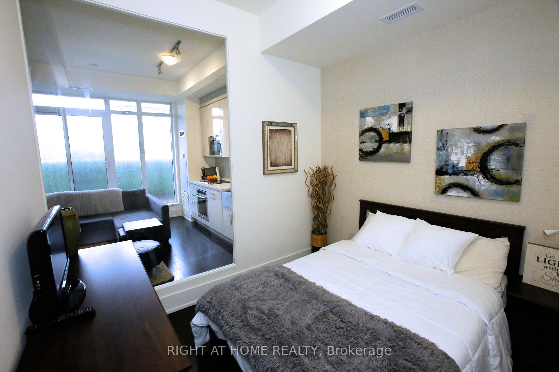 330 Richmond Street W #210
