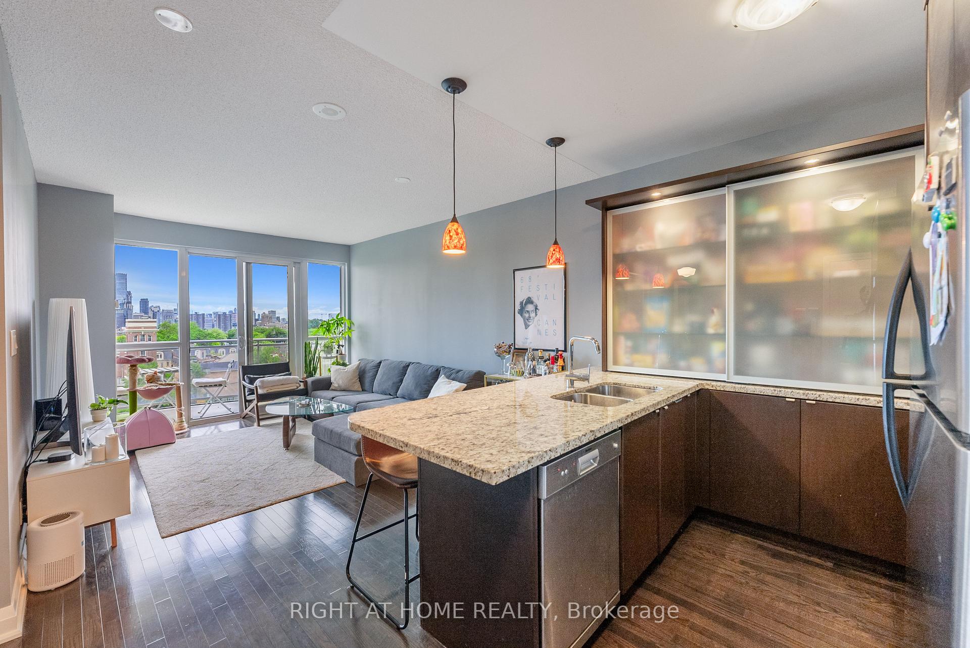 1430 Yonge Street  #704