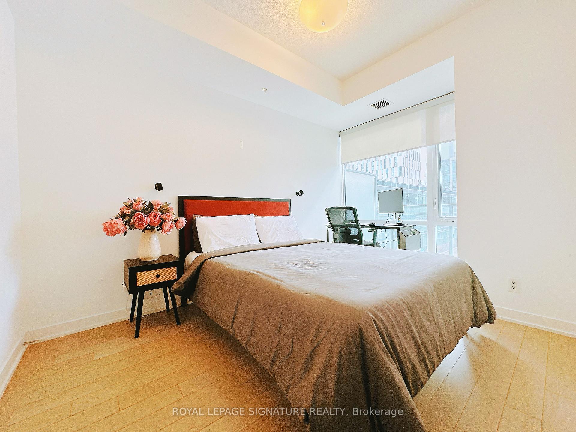 455 Front Street E N431