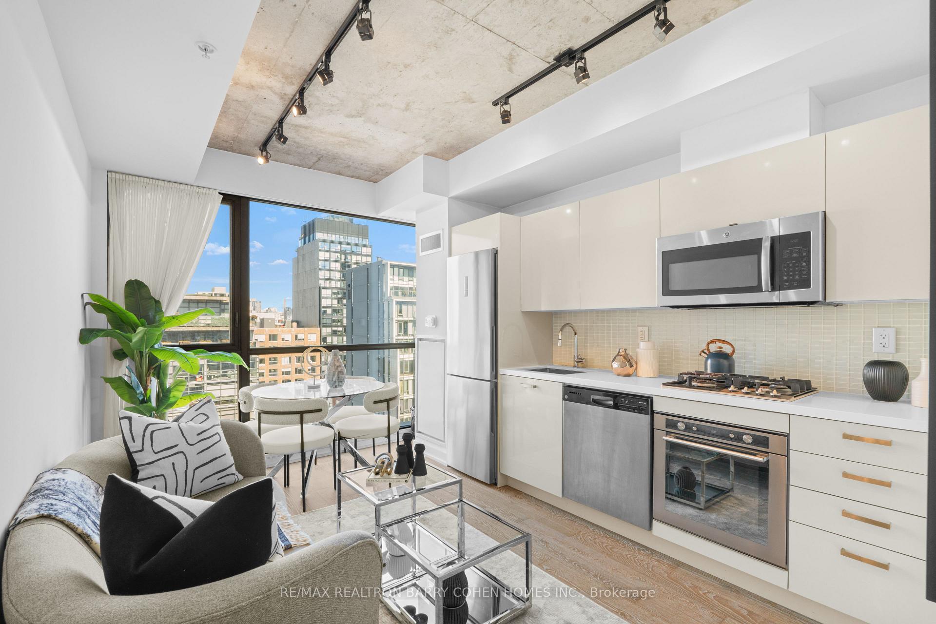 39 Brant Street  #904