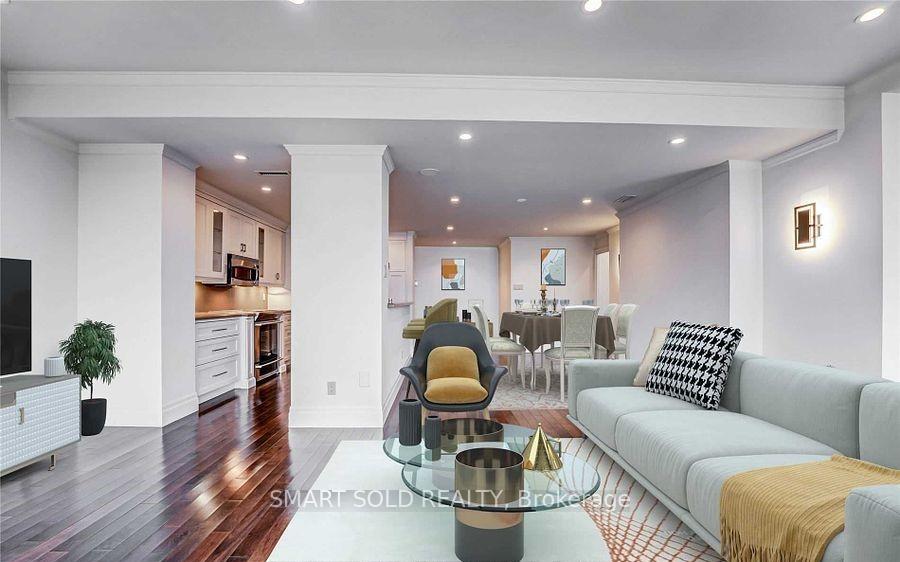 30 Wellington Street E #2202