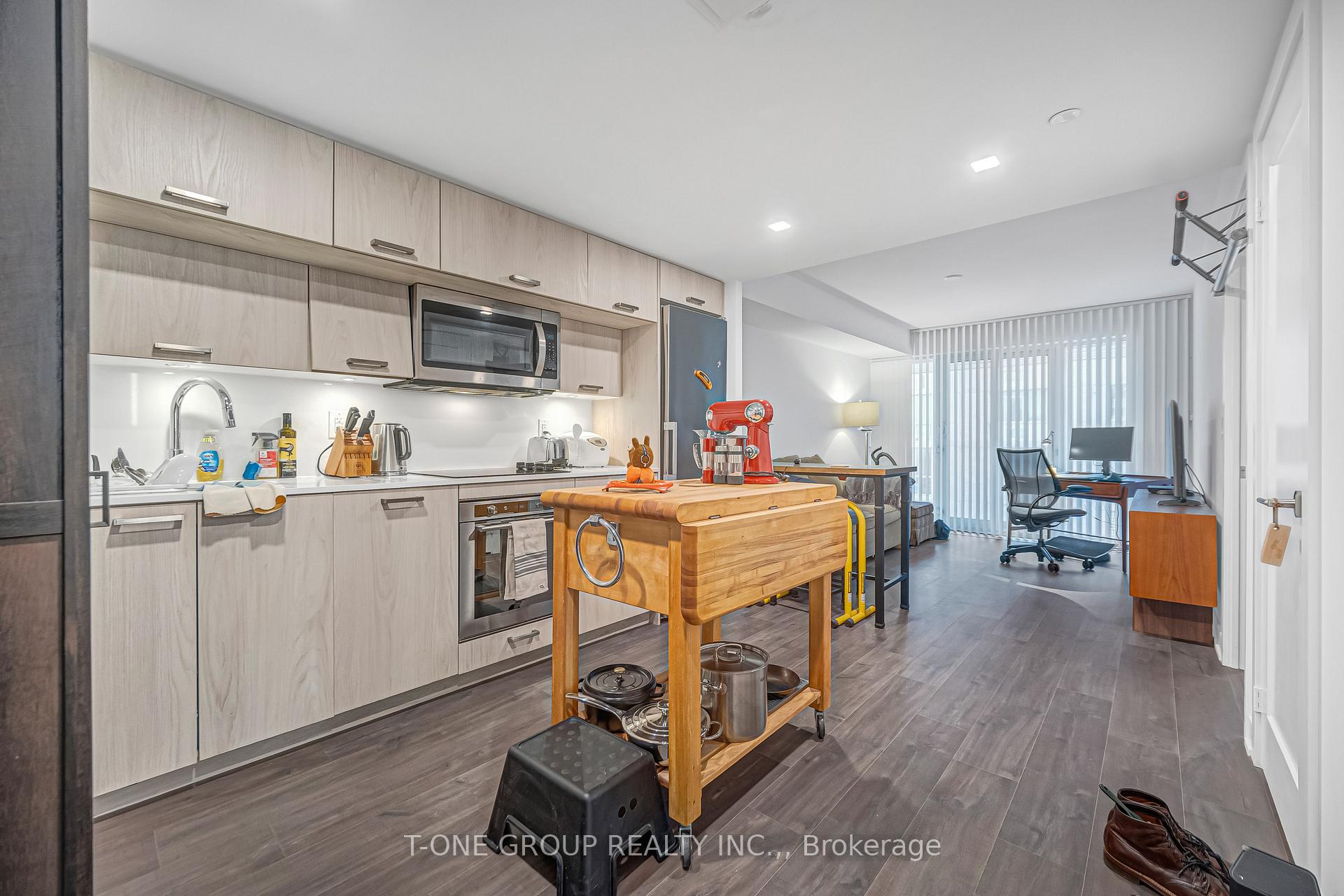 50 Mccaul Street  #513