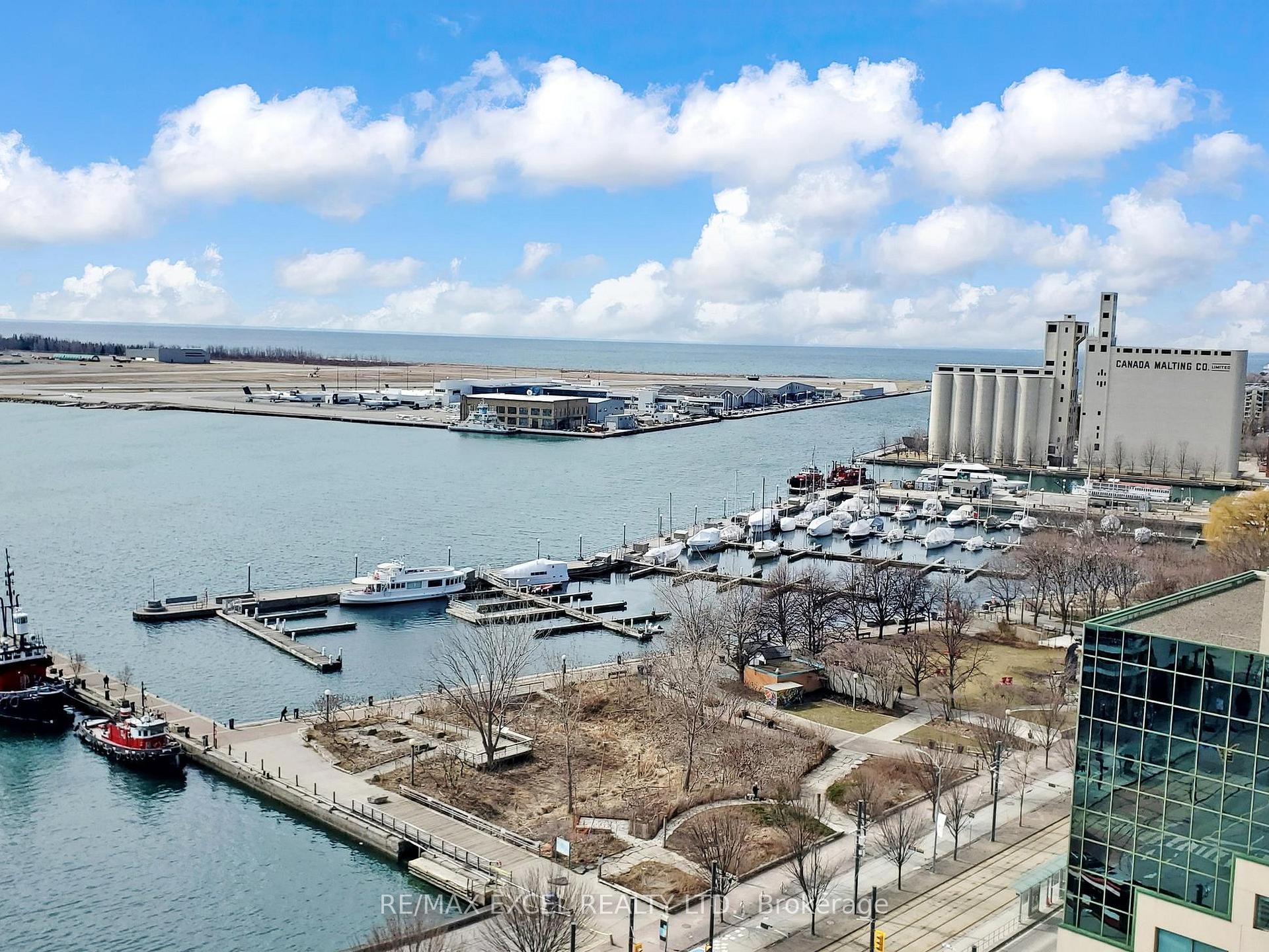 410 Queens Quay W LPH01