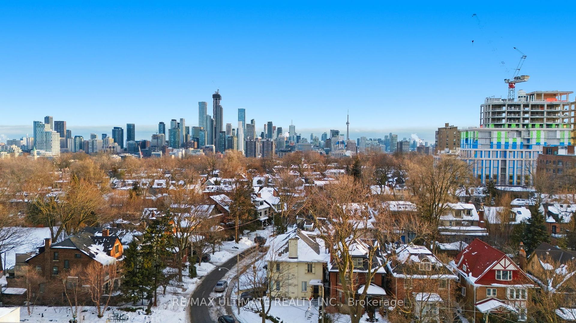 111 St Clair Avenue W #811