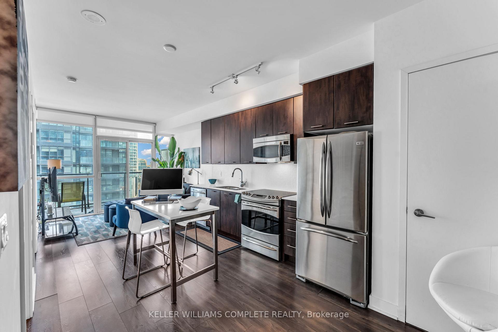 169 Fort York Boulevard  #1008