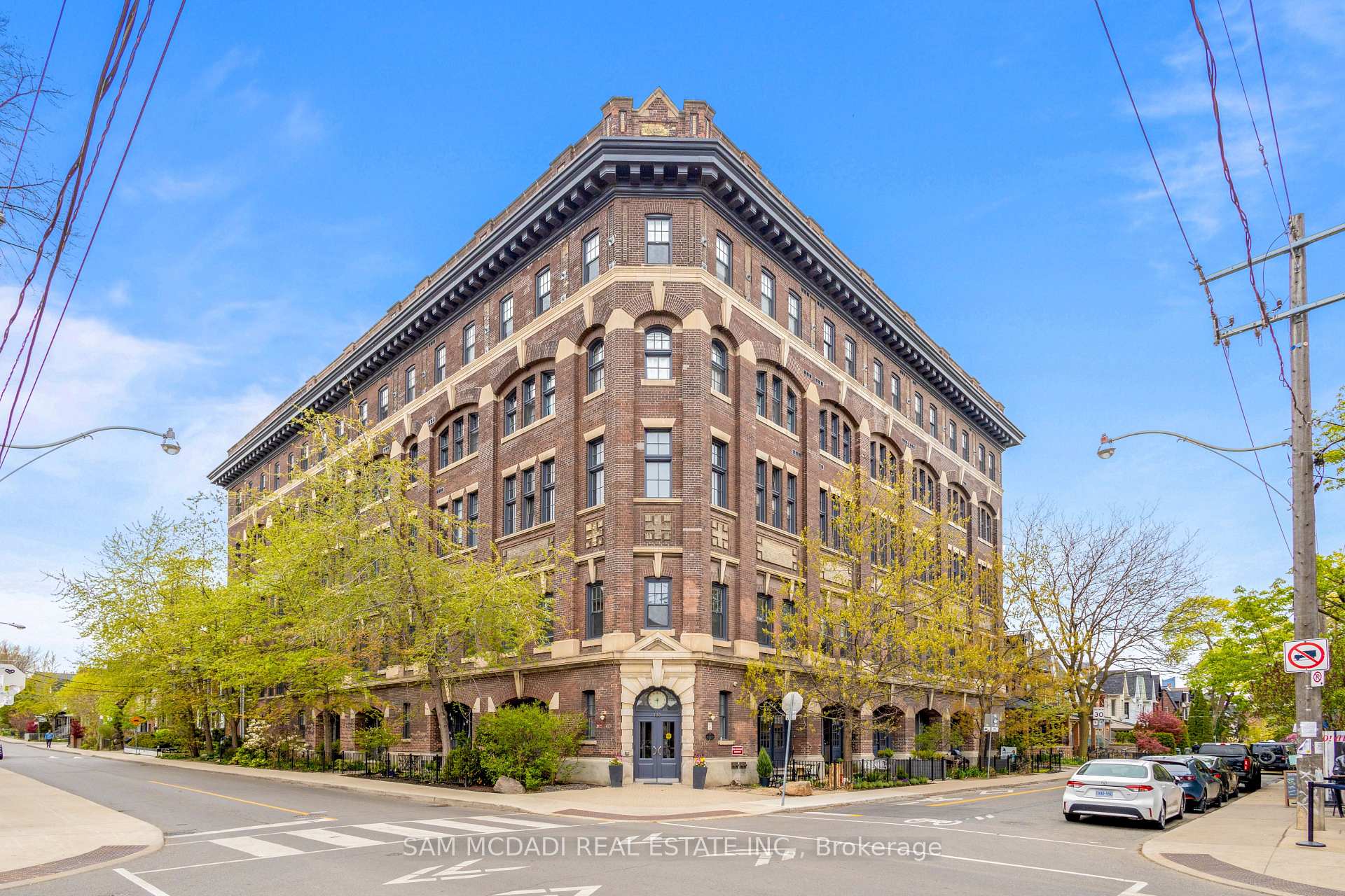 183 Dovercourt Road  #204