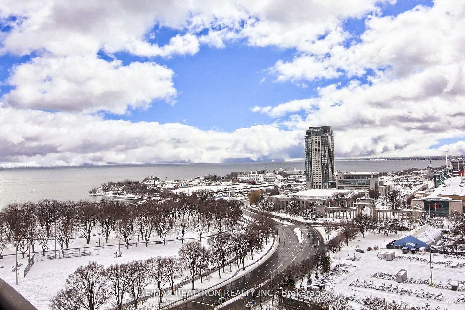219 Fort York Boulevard  #2011