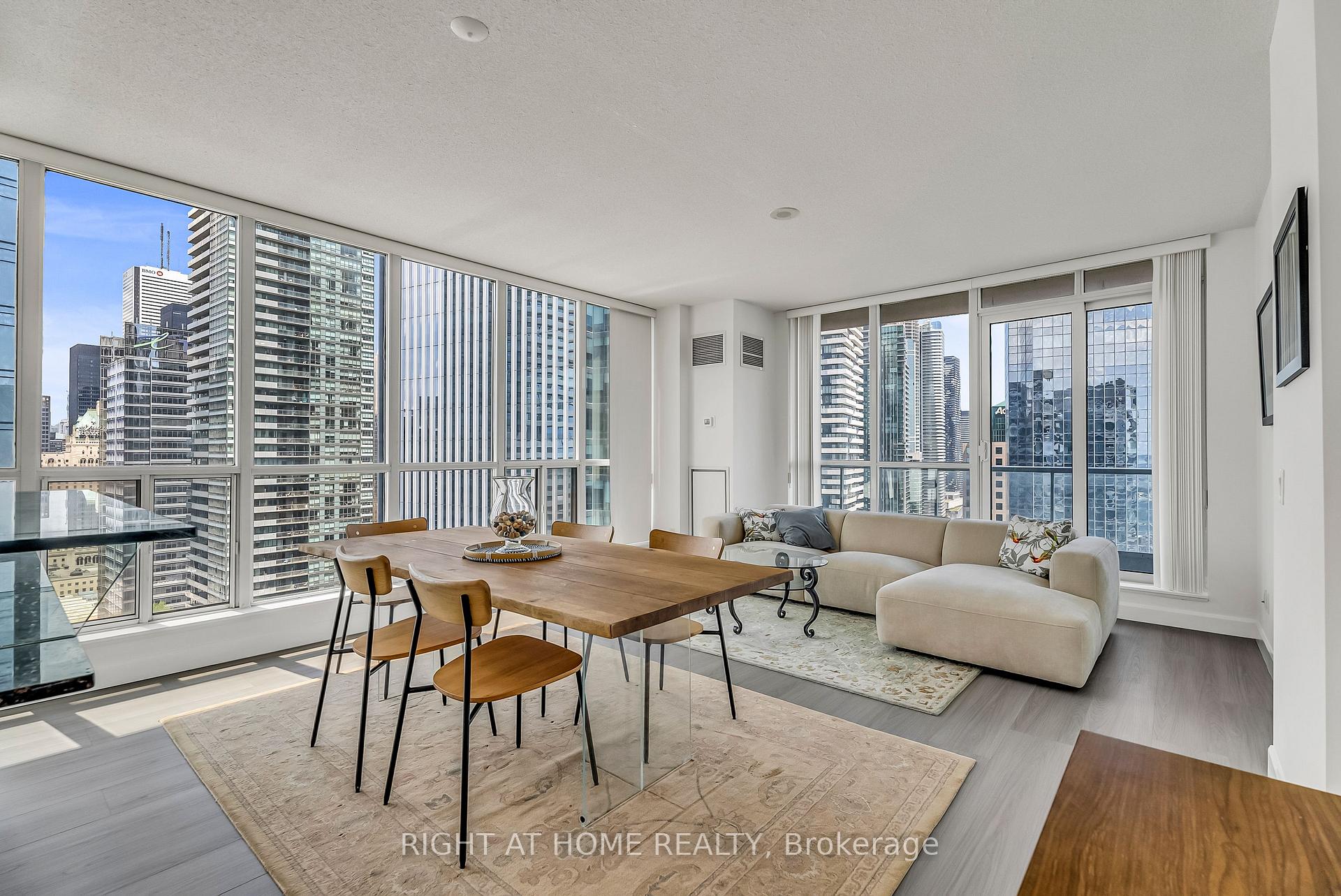 8 York Street  #3202
