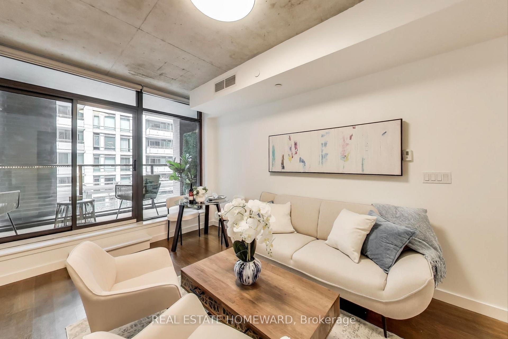 111 Bathurst Street  #320