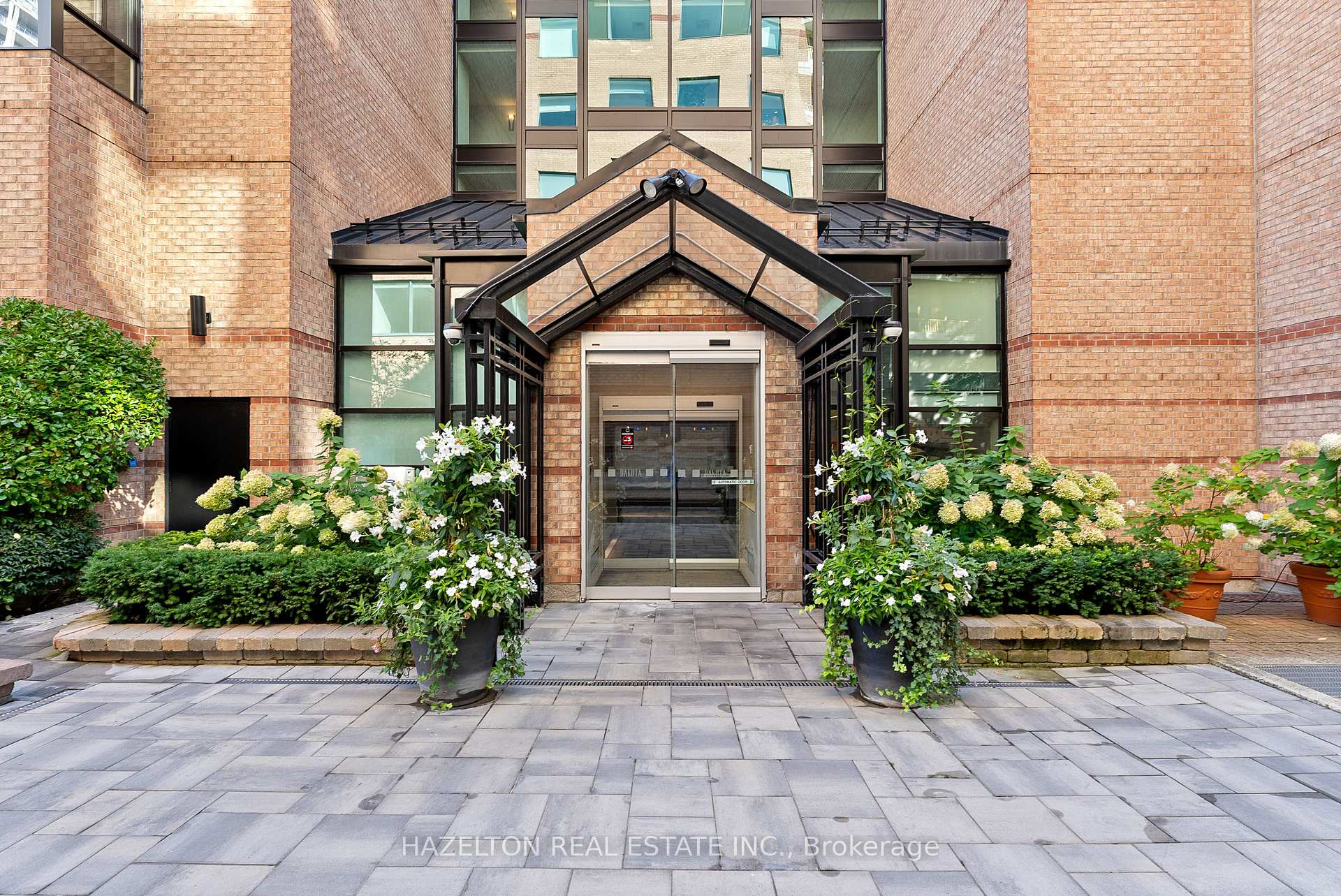 225 Davenport Road  #211