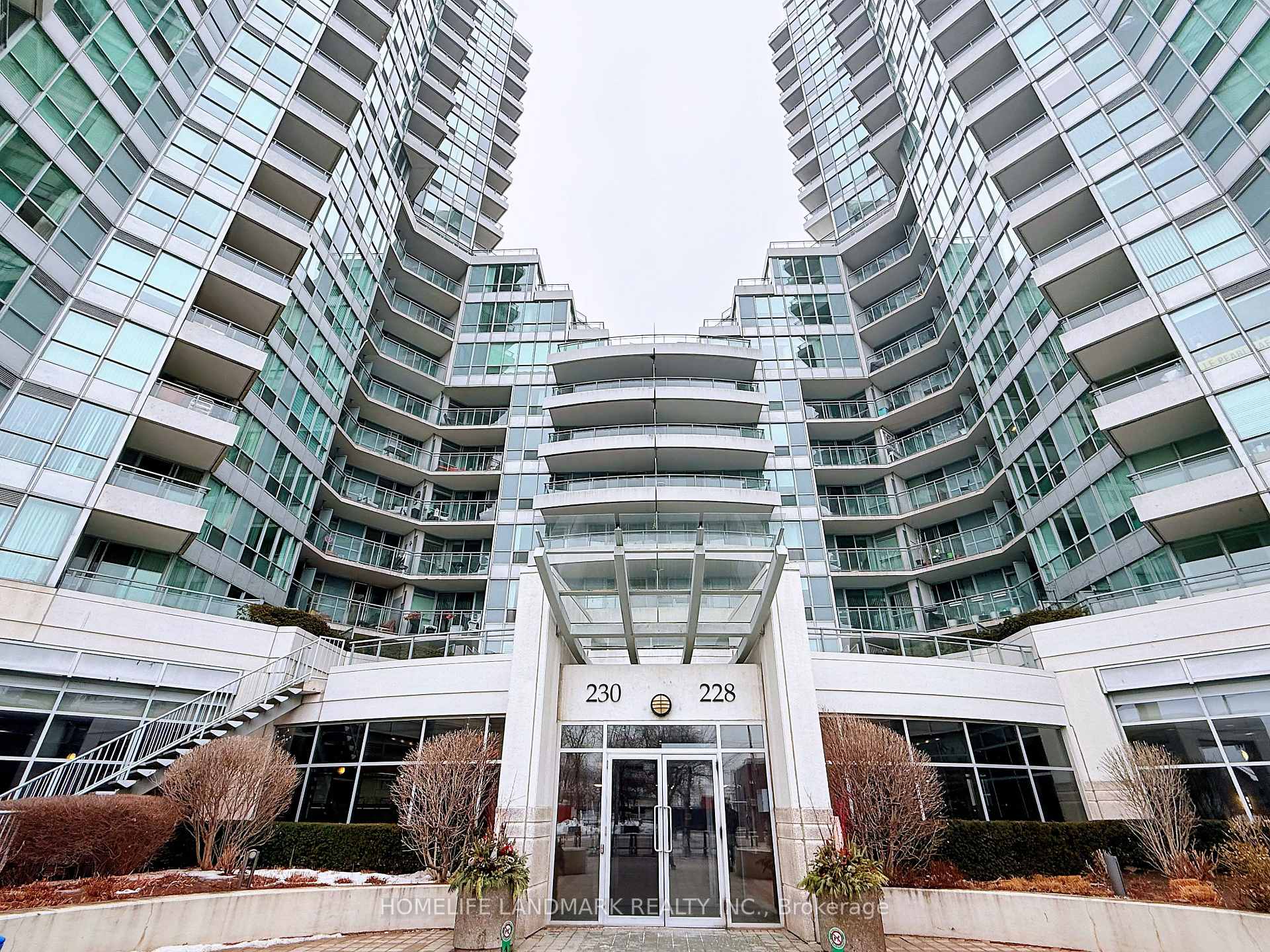 230 Queens Quay W #727