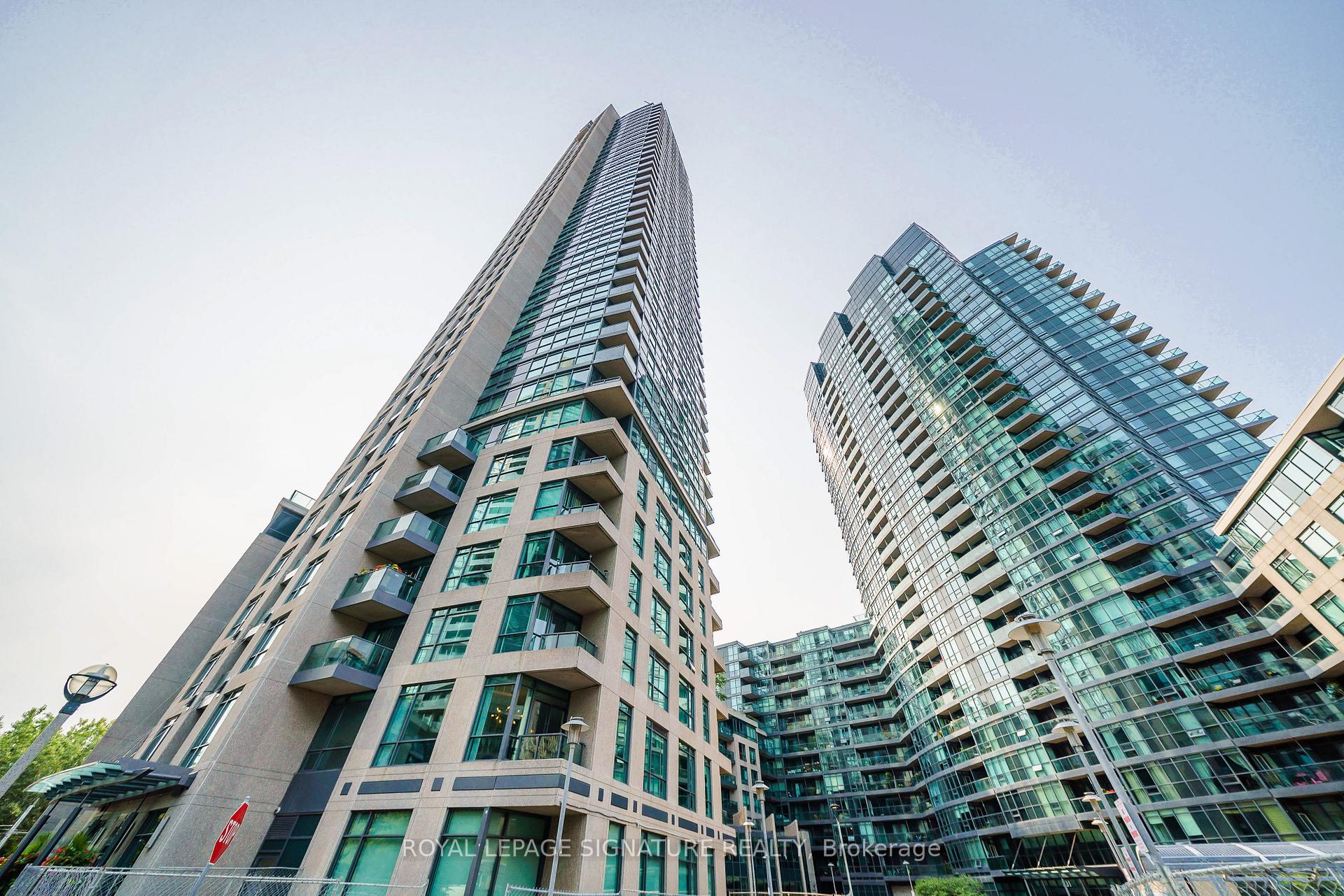 219 Fort York Boulevard  #617