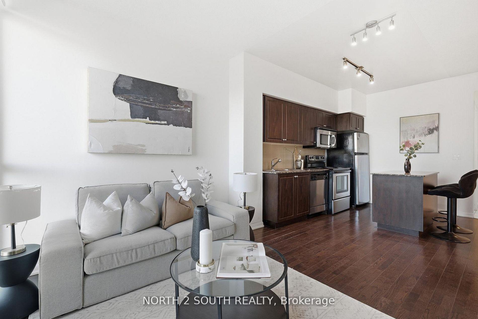 215 Fort York Boulevard  #712