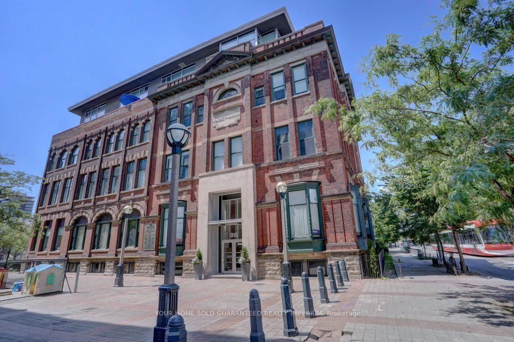 915 King Street W #108