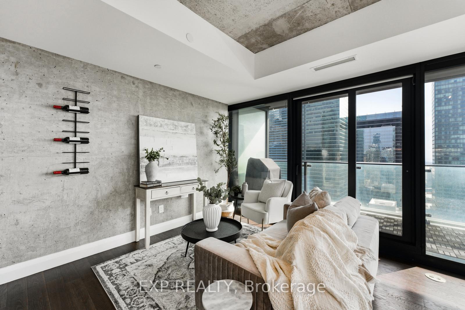 224 King Street W #2906