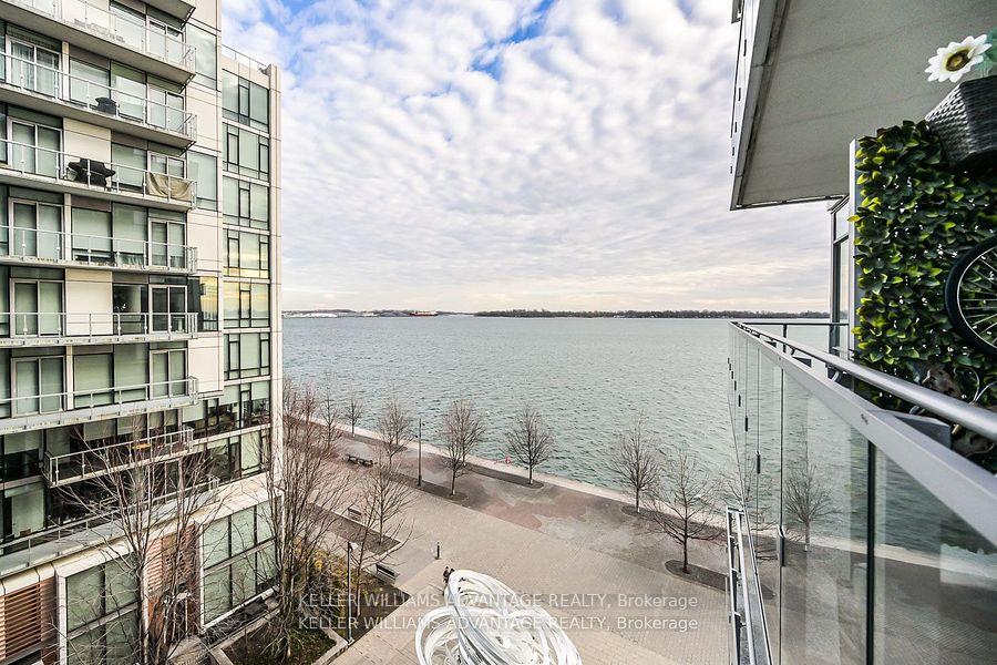 29 Queens Quay E #616