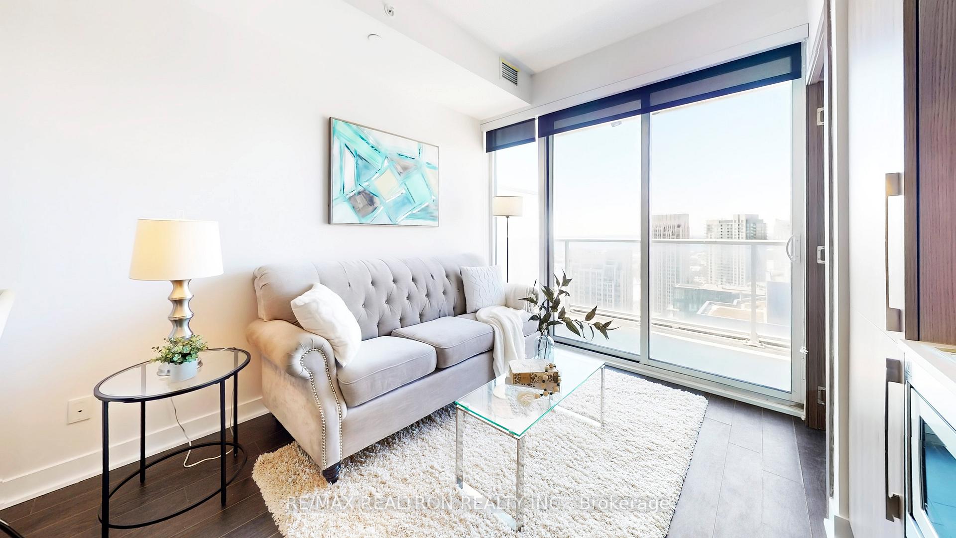19 Bathurst Street  #3902