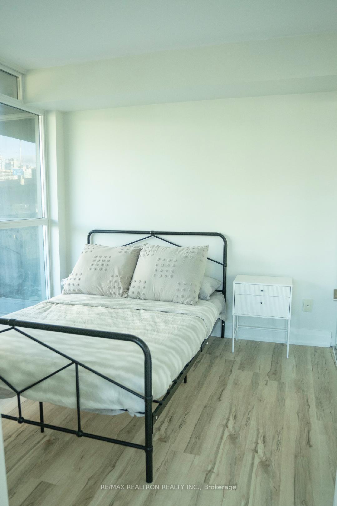 209 Fort York Boulevard  #574