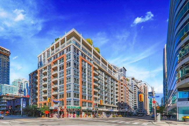 270 Wellington Street W #618