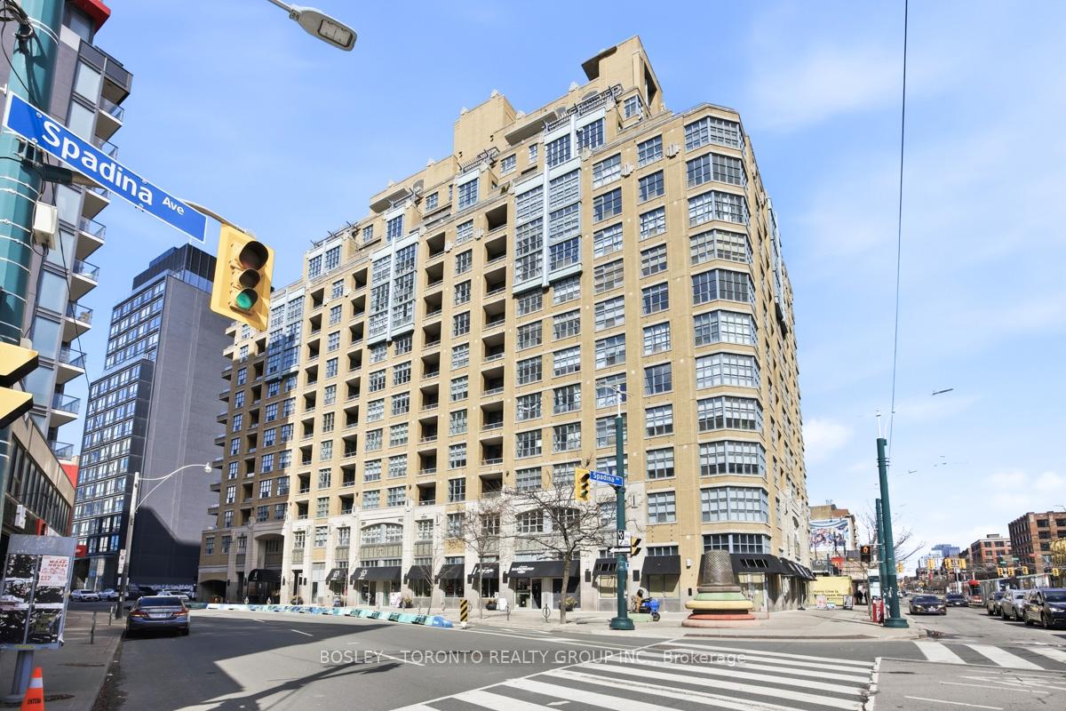 438 Richmond Street W #902