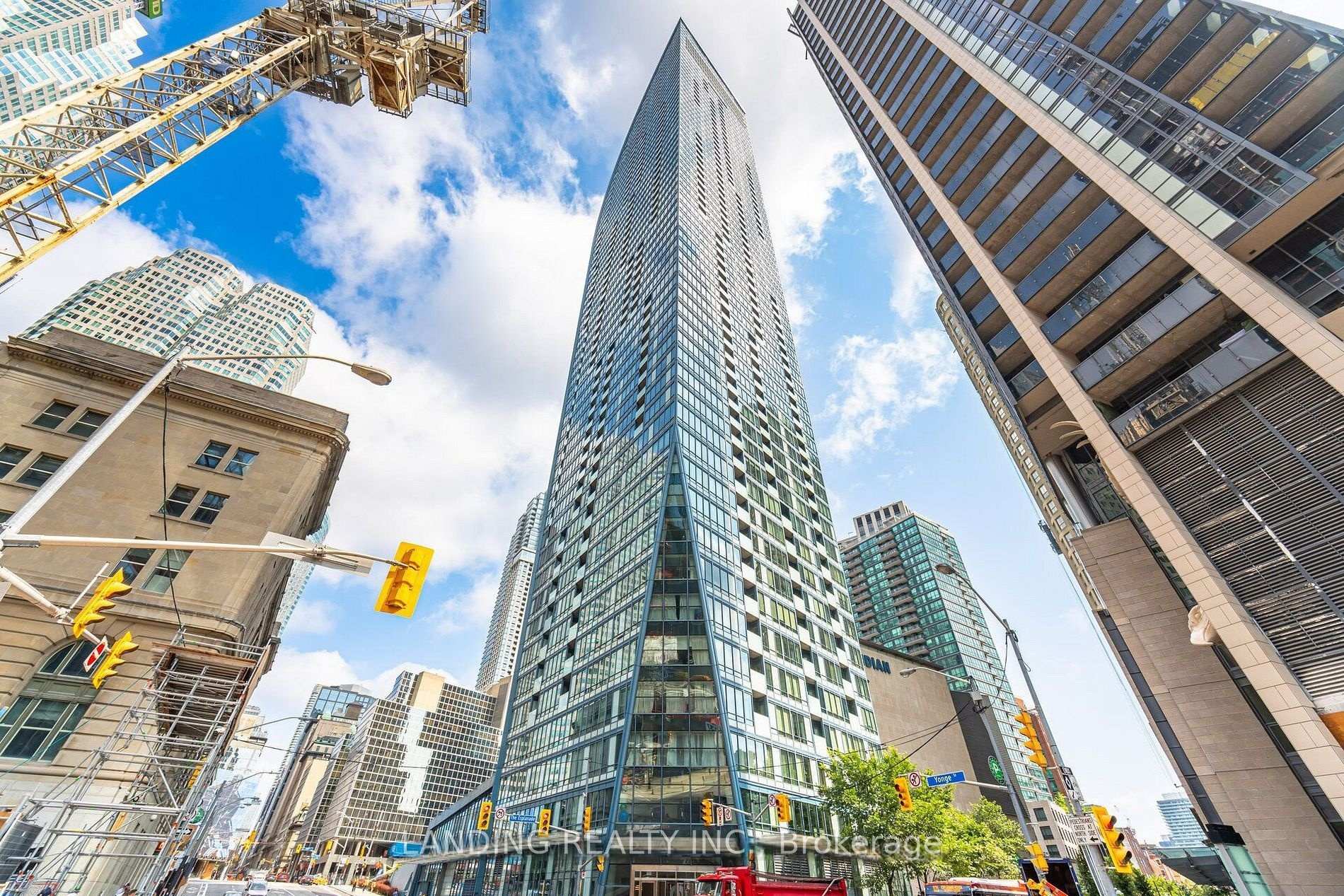 8 The Esplanade Avenue  #3304