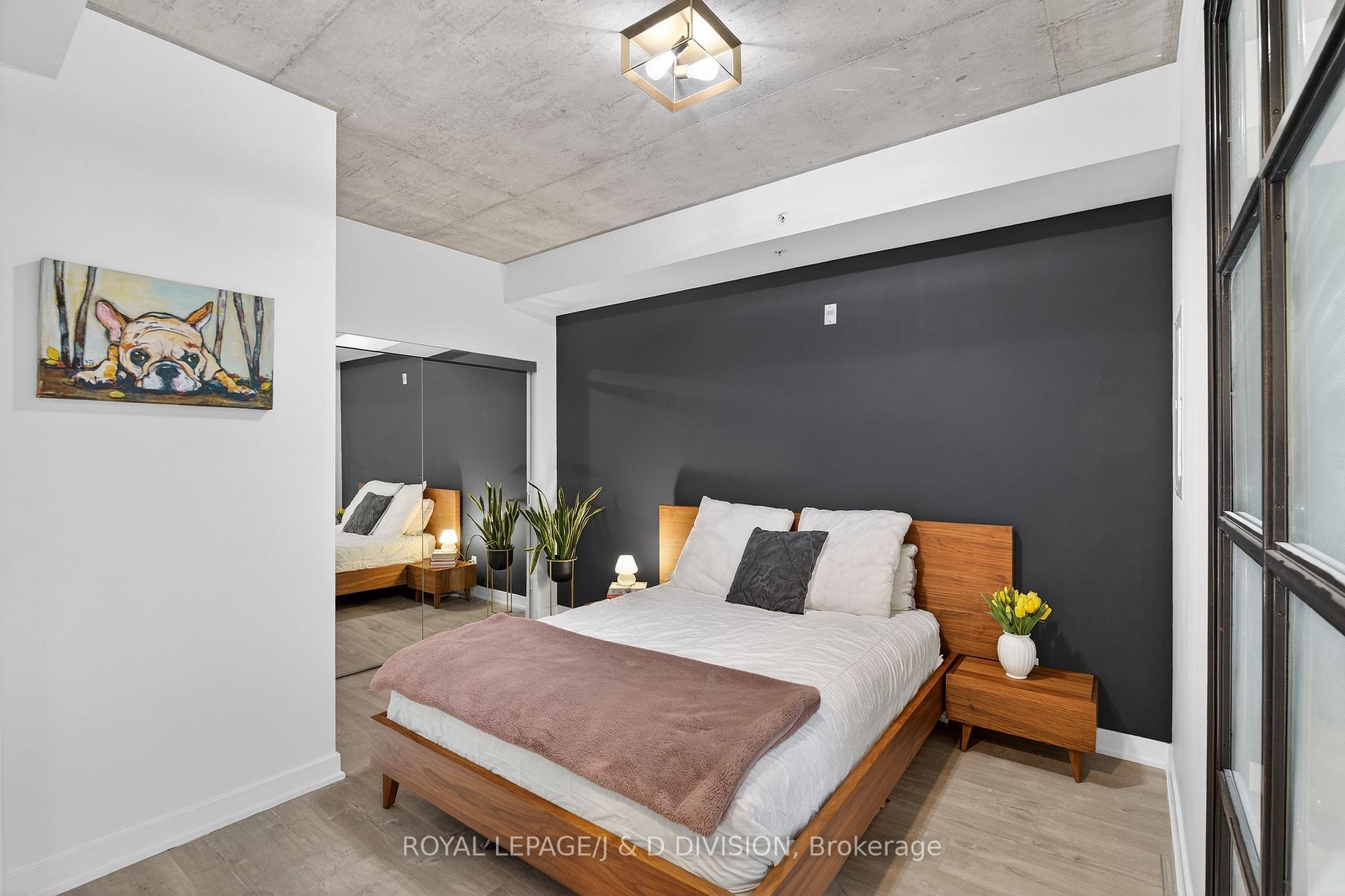 109 Ossington Avenue  #322