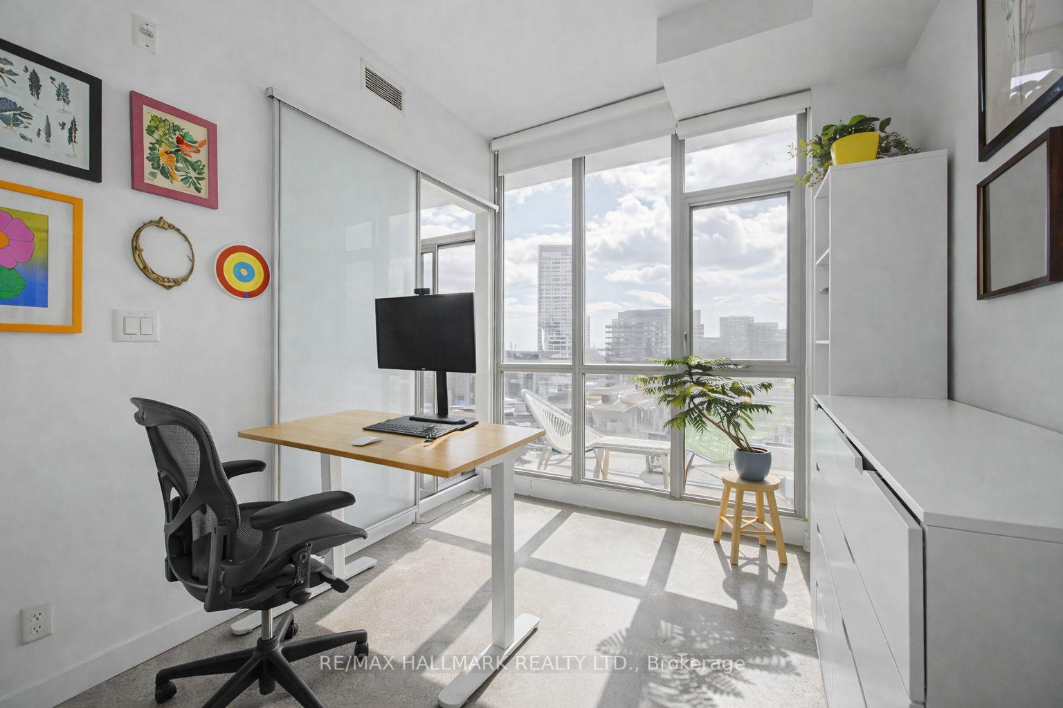 510 KING Street E #819