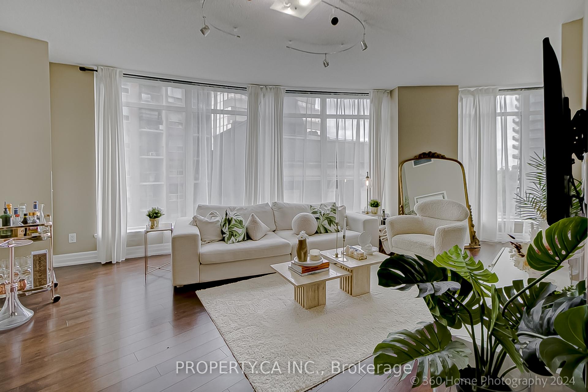 8 Scollard Street  #702
