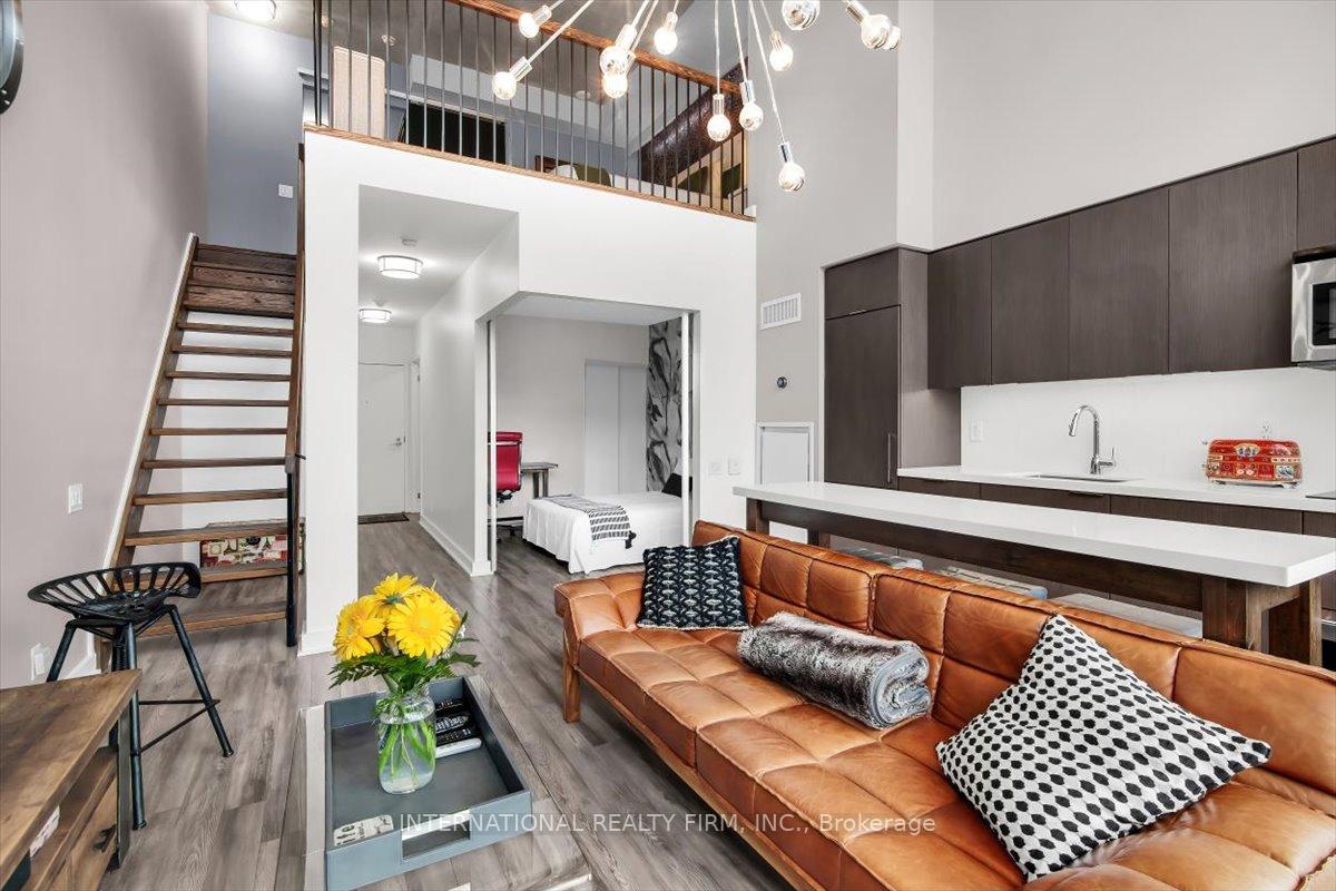 5 Hanna Avenue  #318