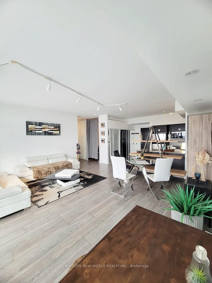 33 Charles Street E #2706