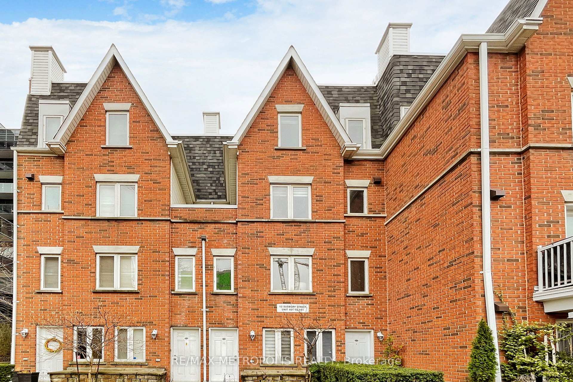 12 Sudbury Street  #404