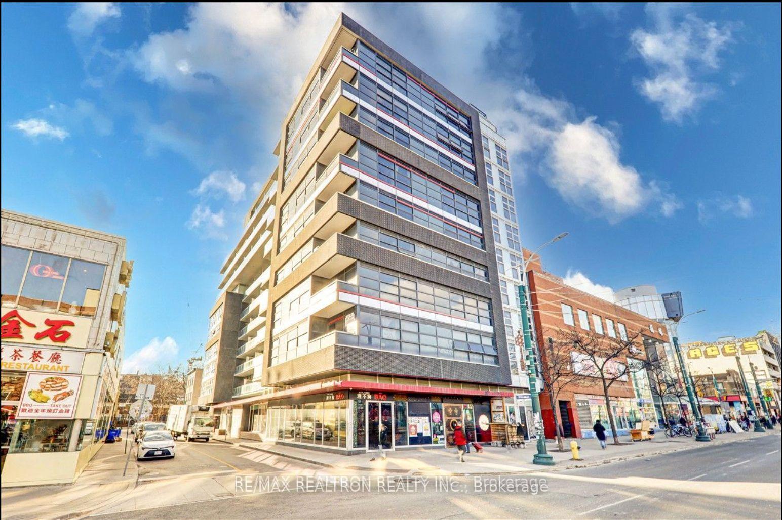 10 Willison Square  #803