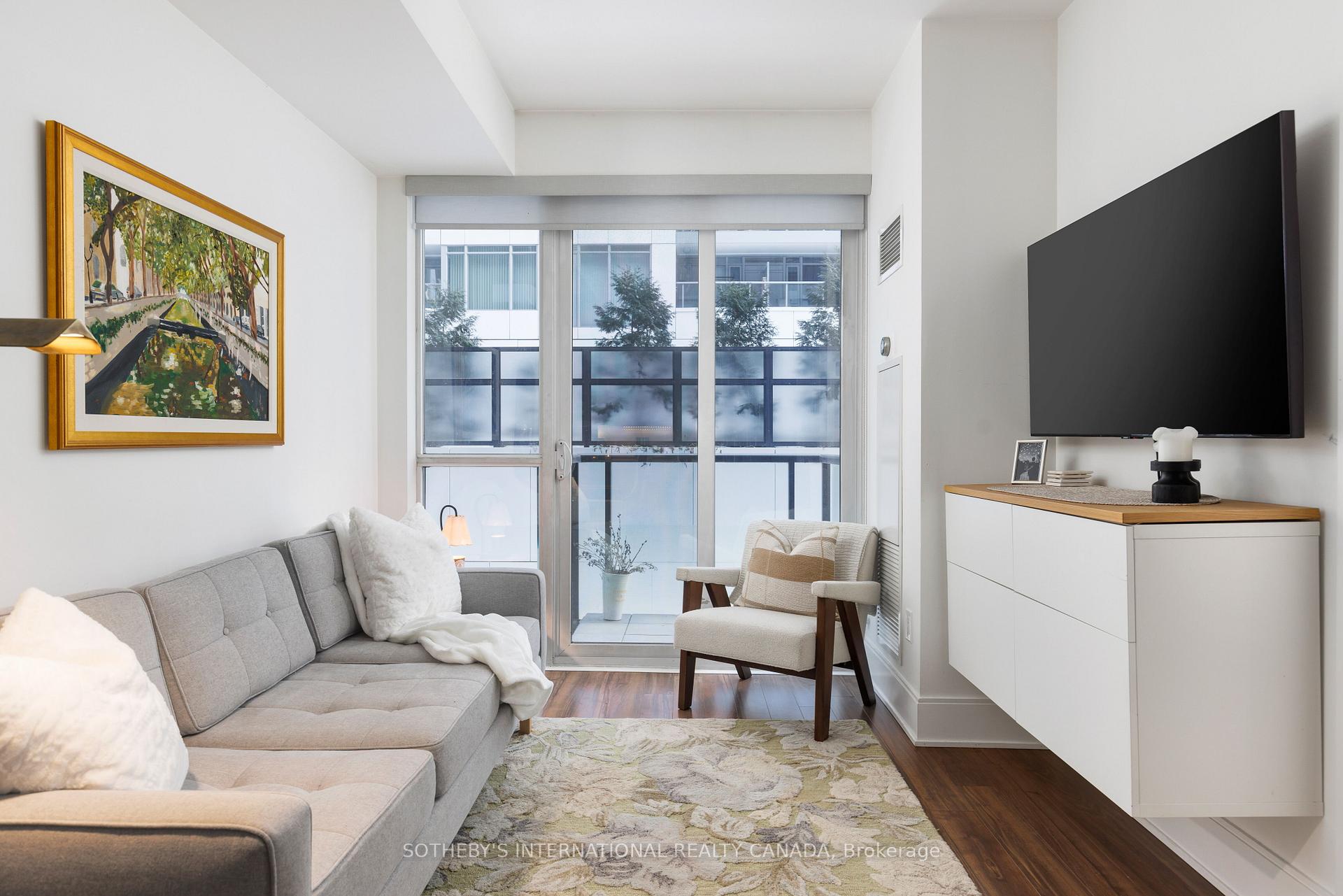 560 Front Street W #303