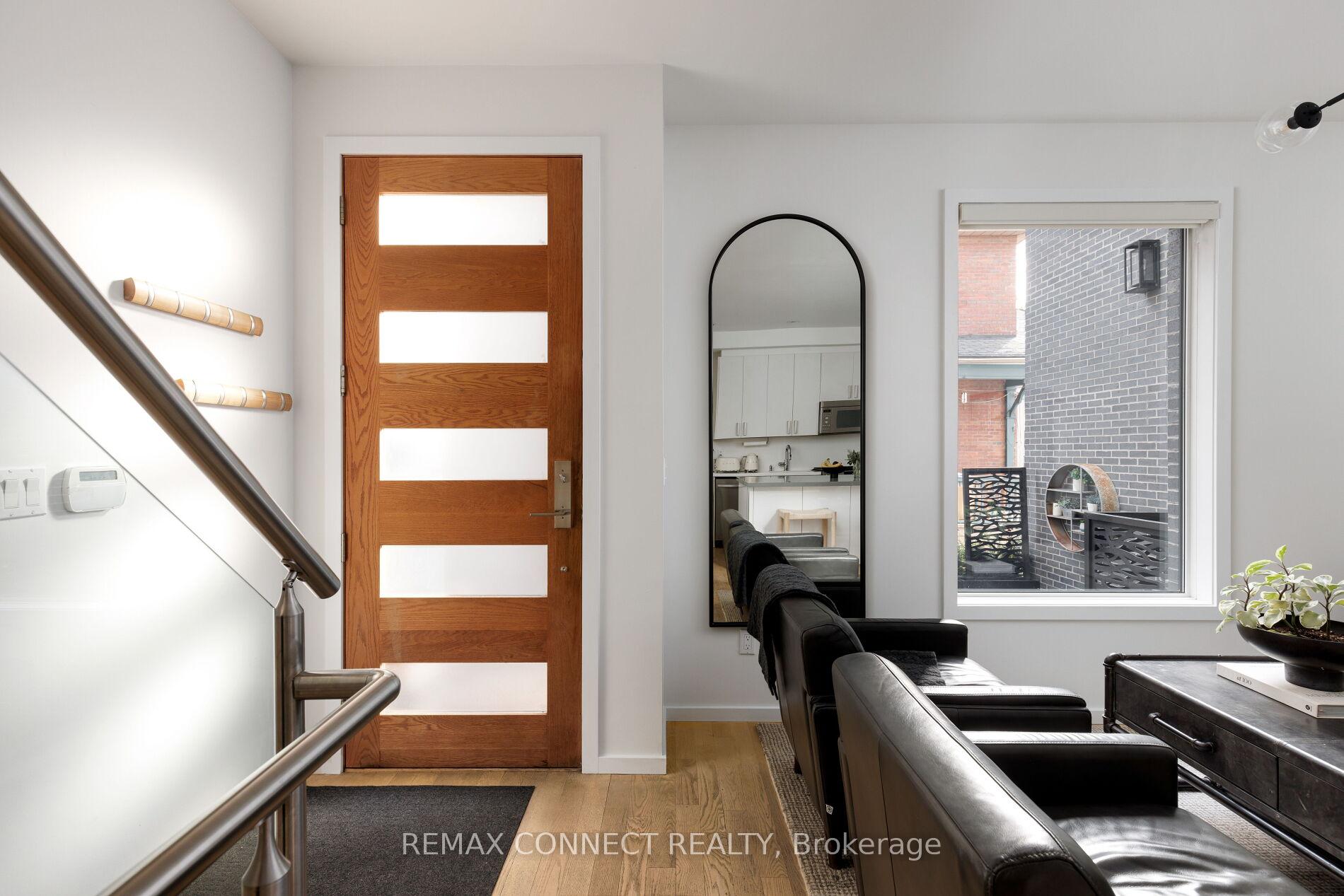 126 Spadina Road  TH3