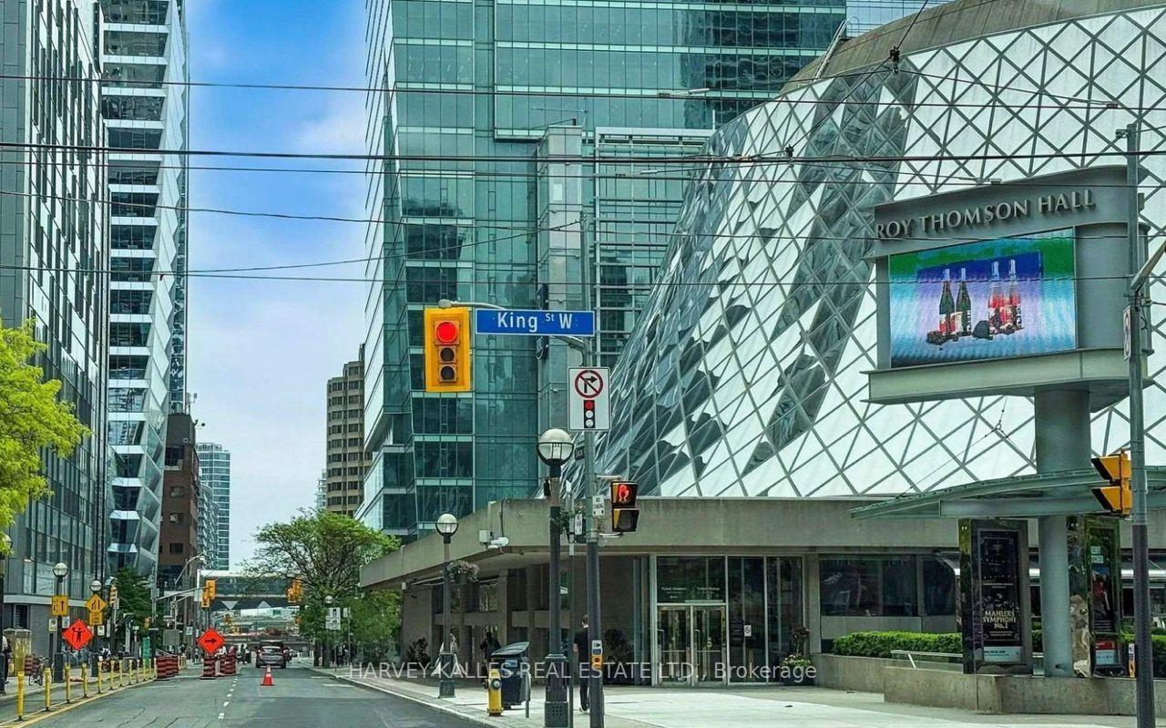 224 King Street W #1507