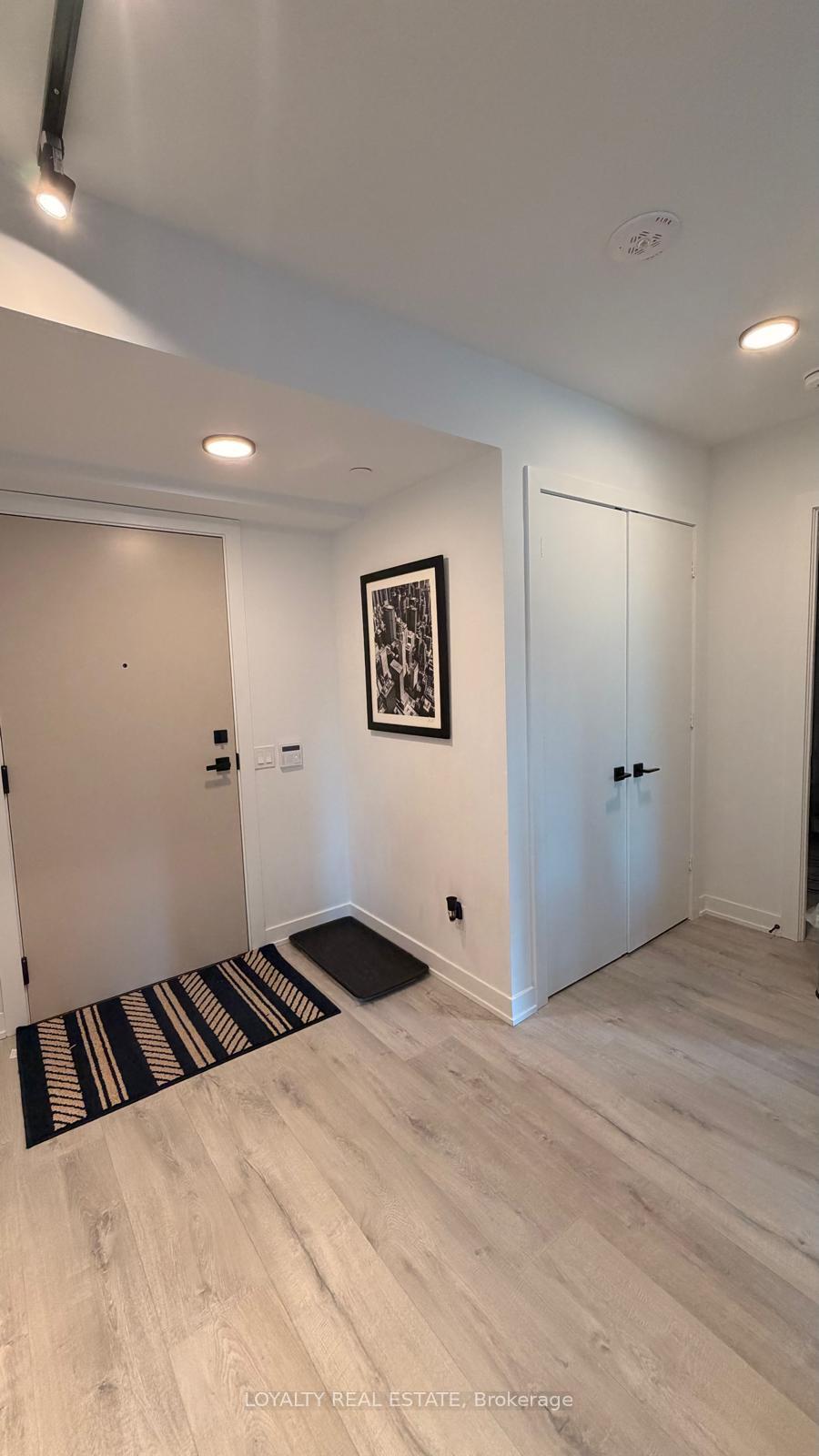 327 King Street W #805