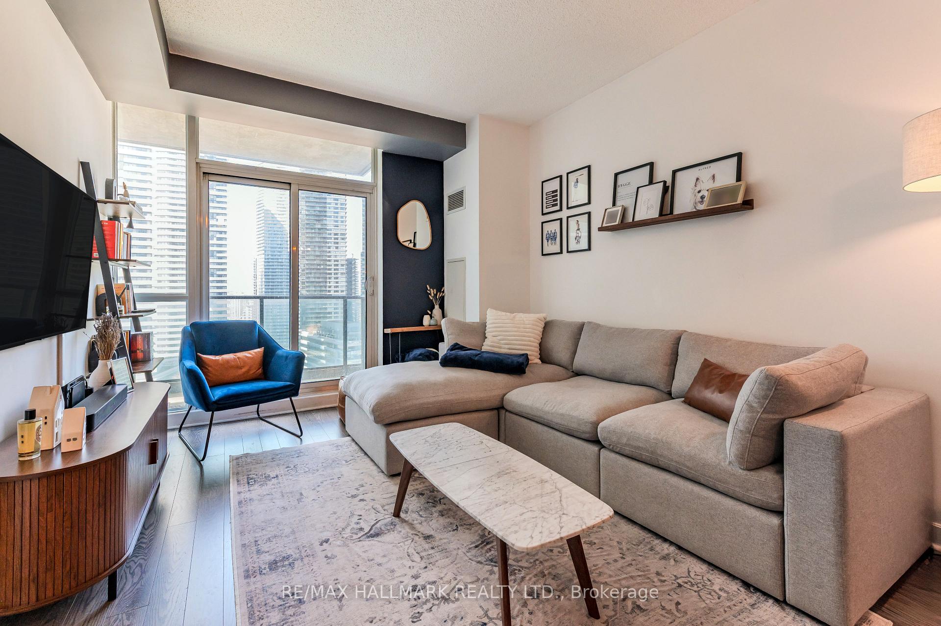 18 Harbour Street  #2211